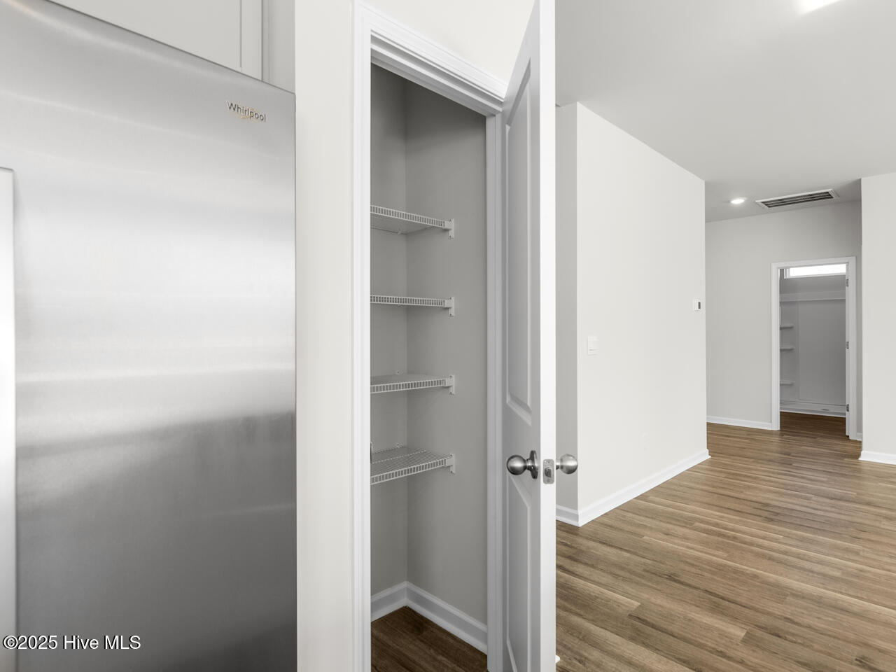 100546309 | Photo 15