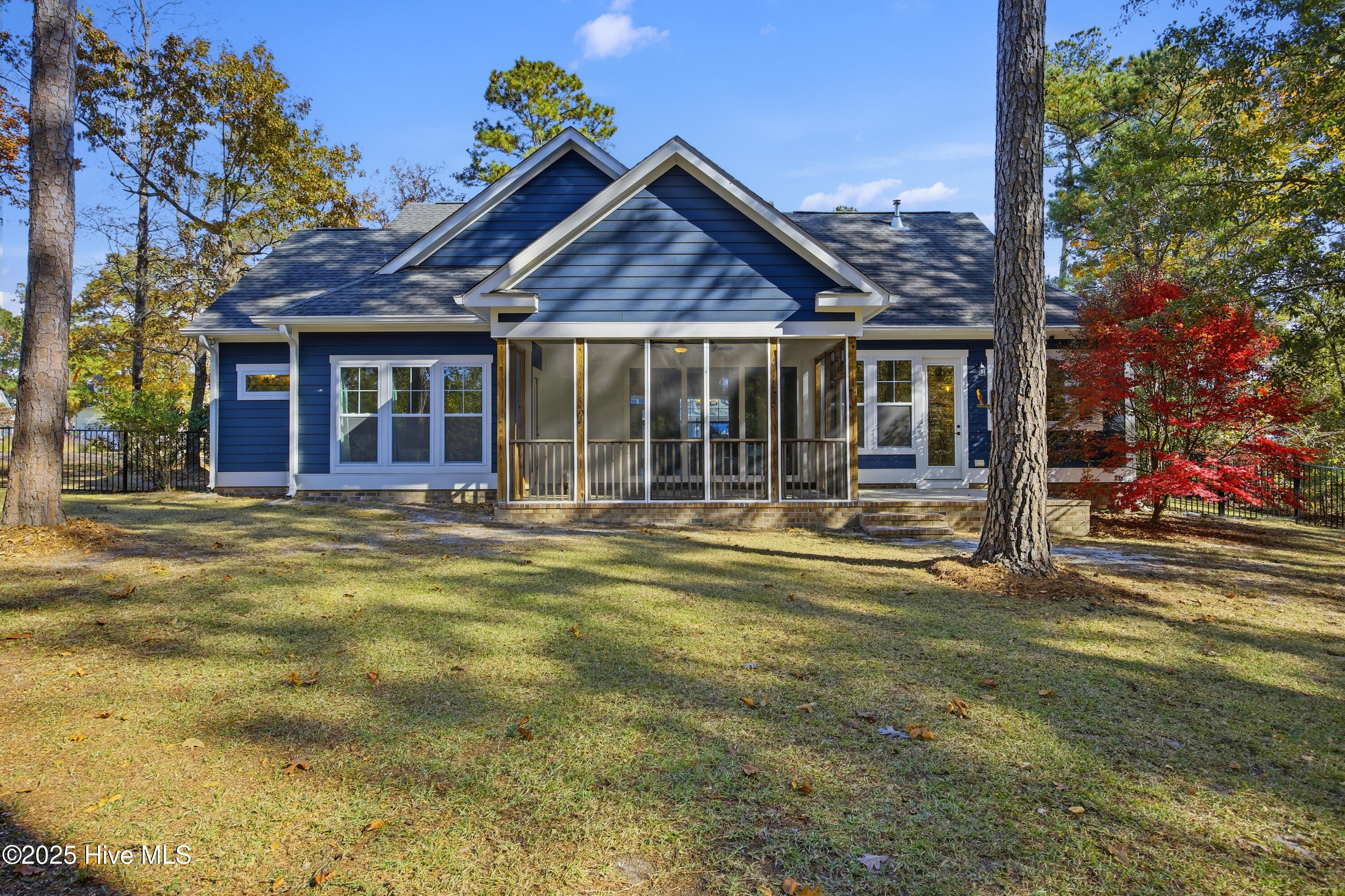 100541588 | Photo 46