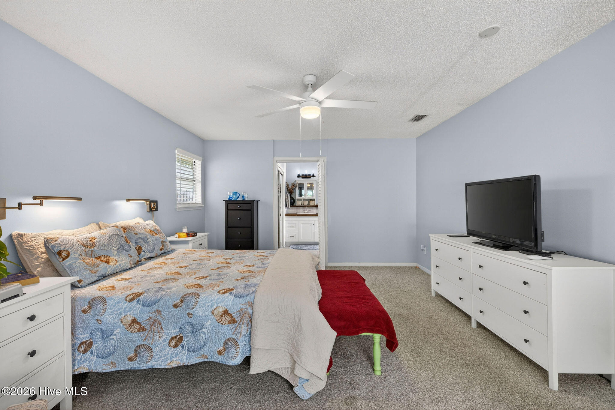 100570293 | Photo 16