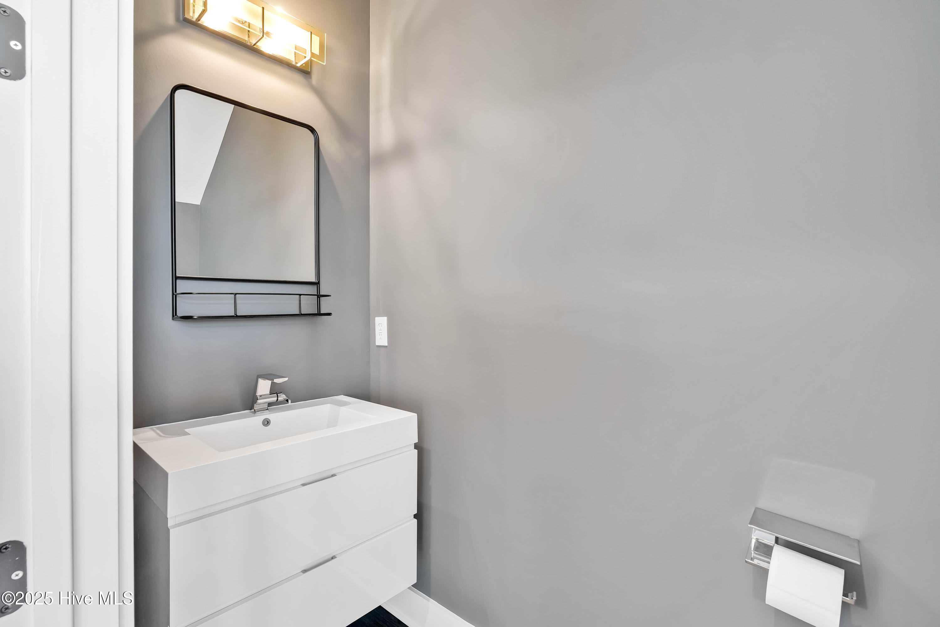 100546123 | Photo 15