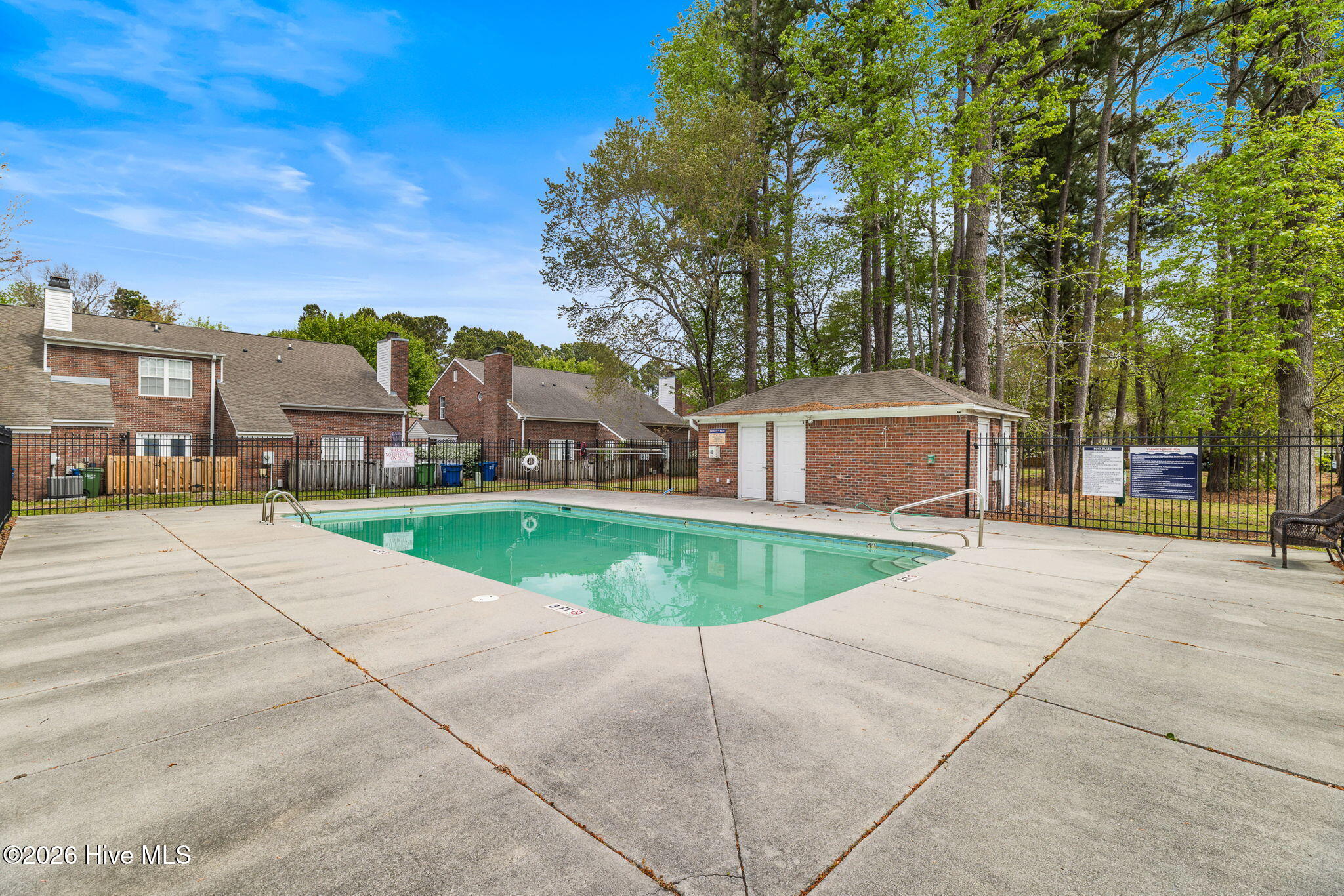 100565173 | Photo 16