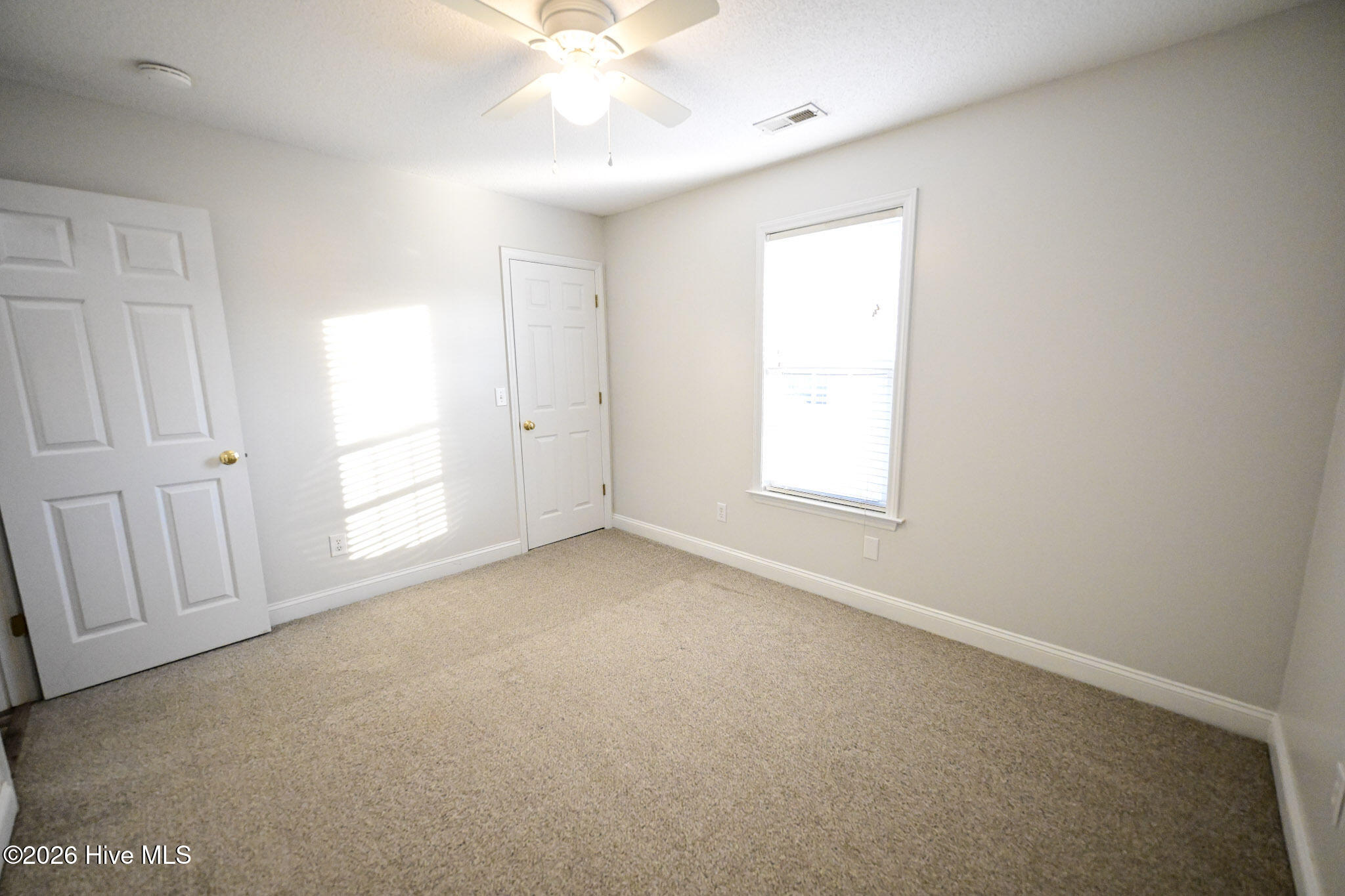 100549059 | Photo 21