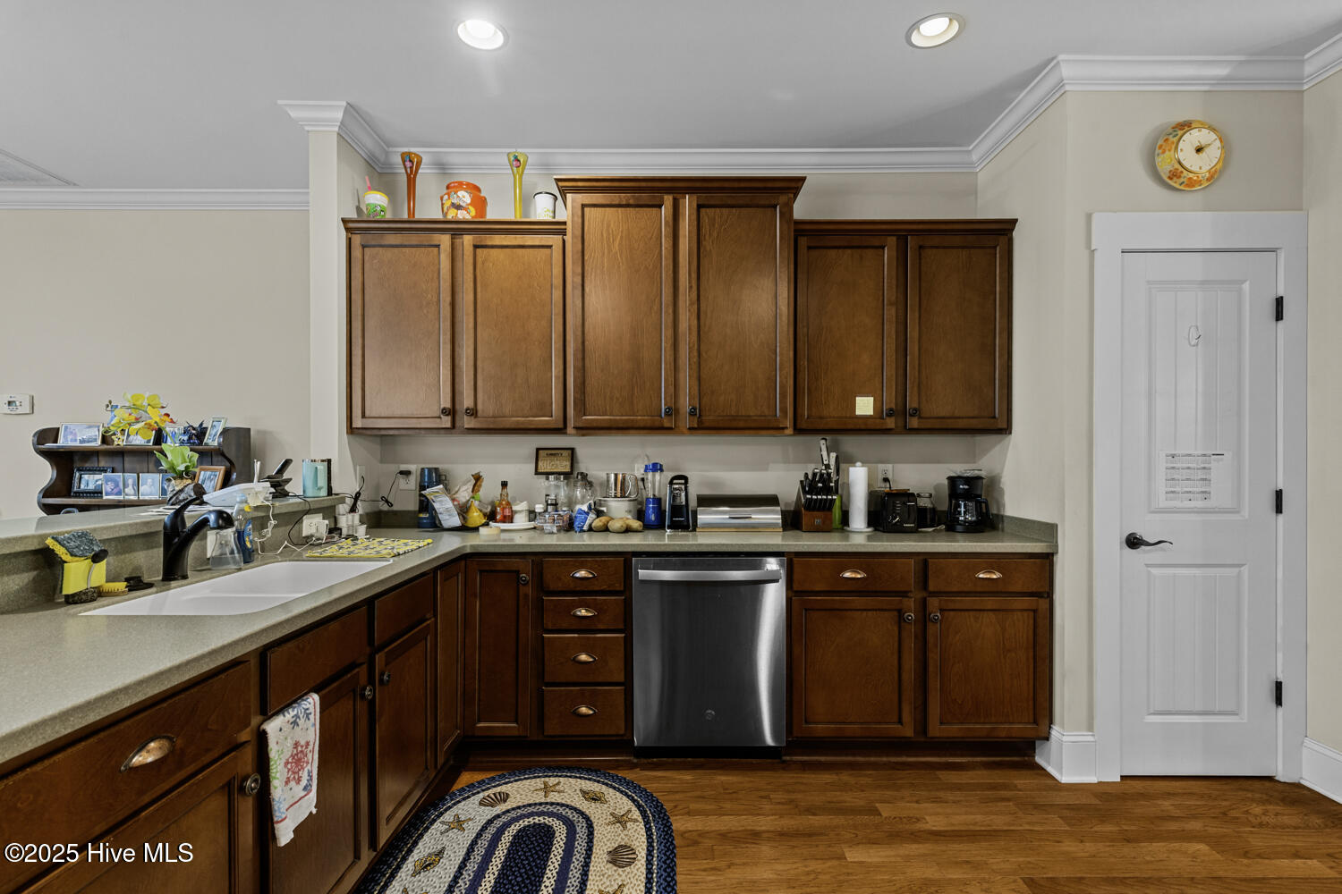 100536692 | Photo 11