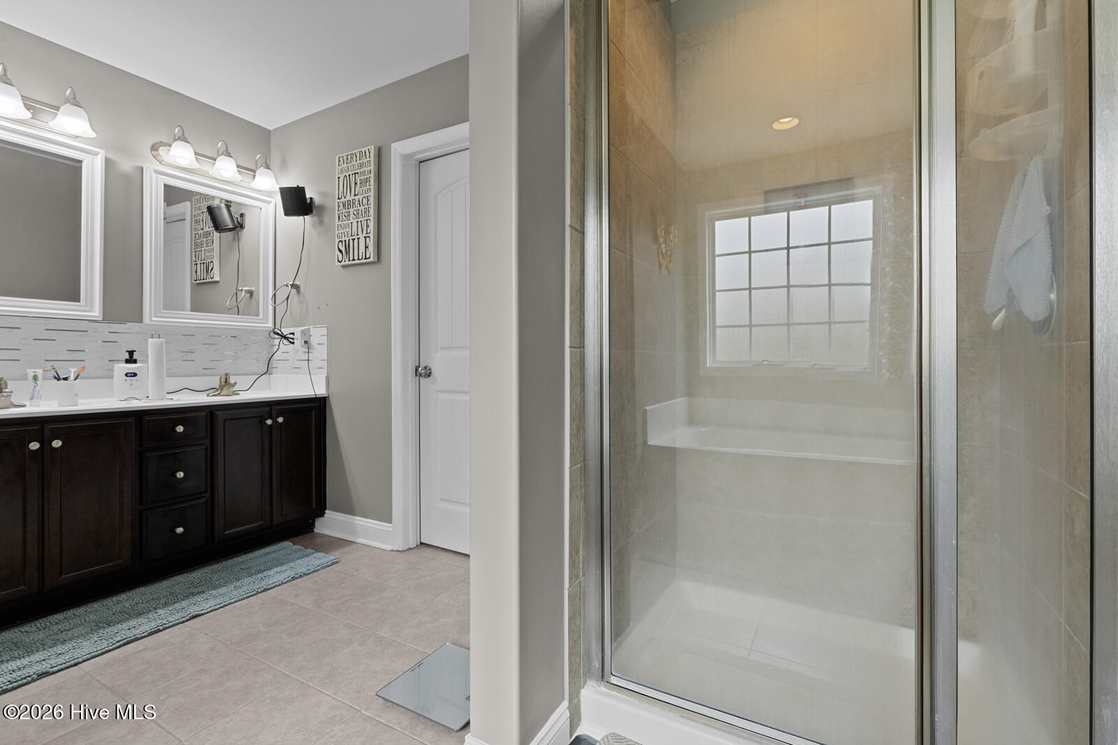 100564946 | Photo 26