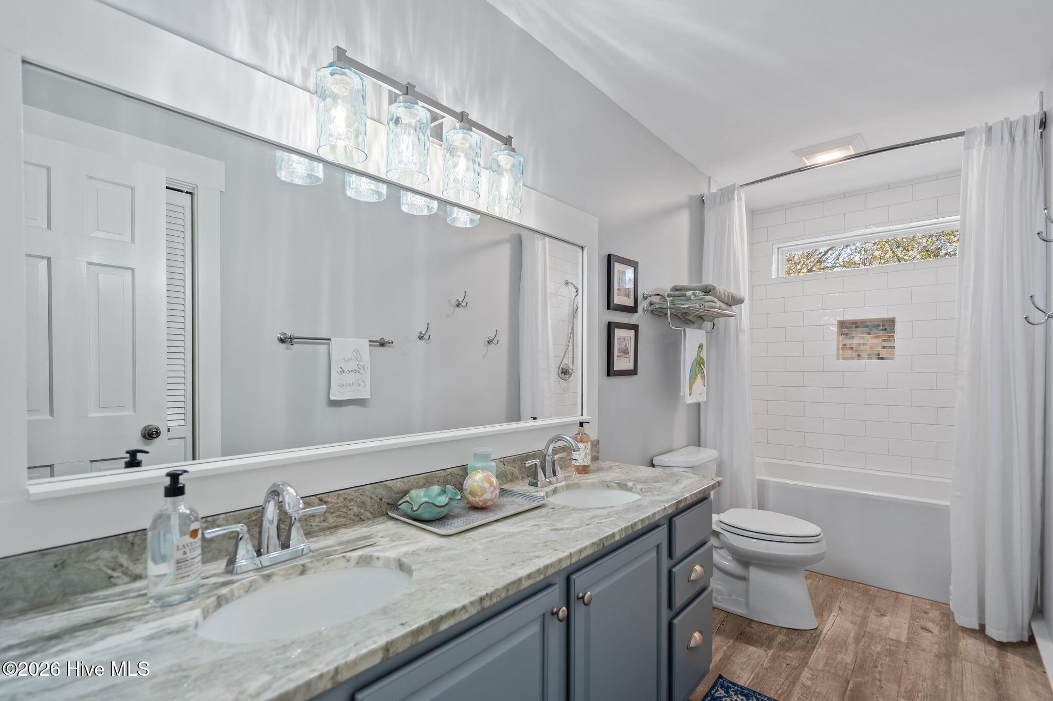 100555444 | Photo 45