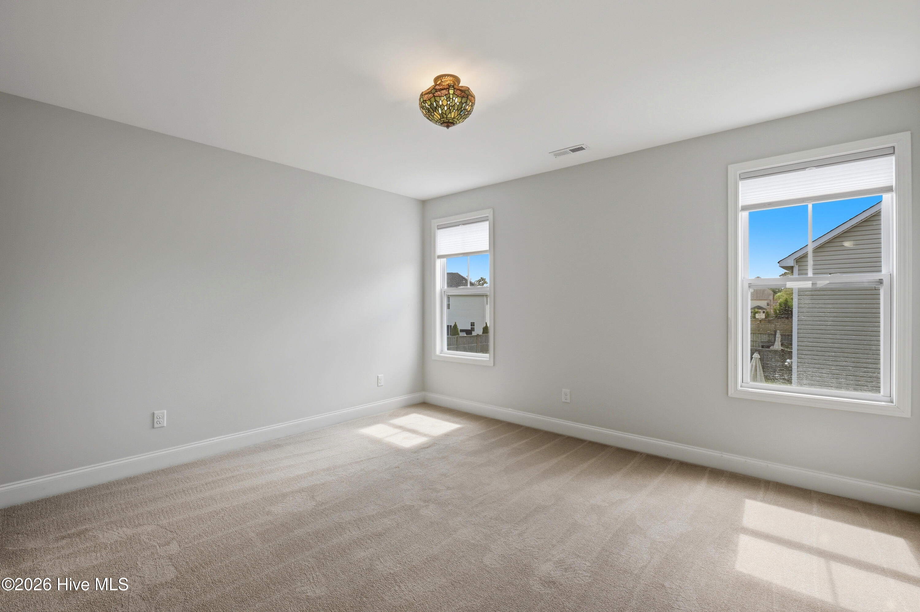 100563104 | Photo 26