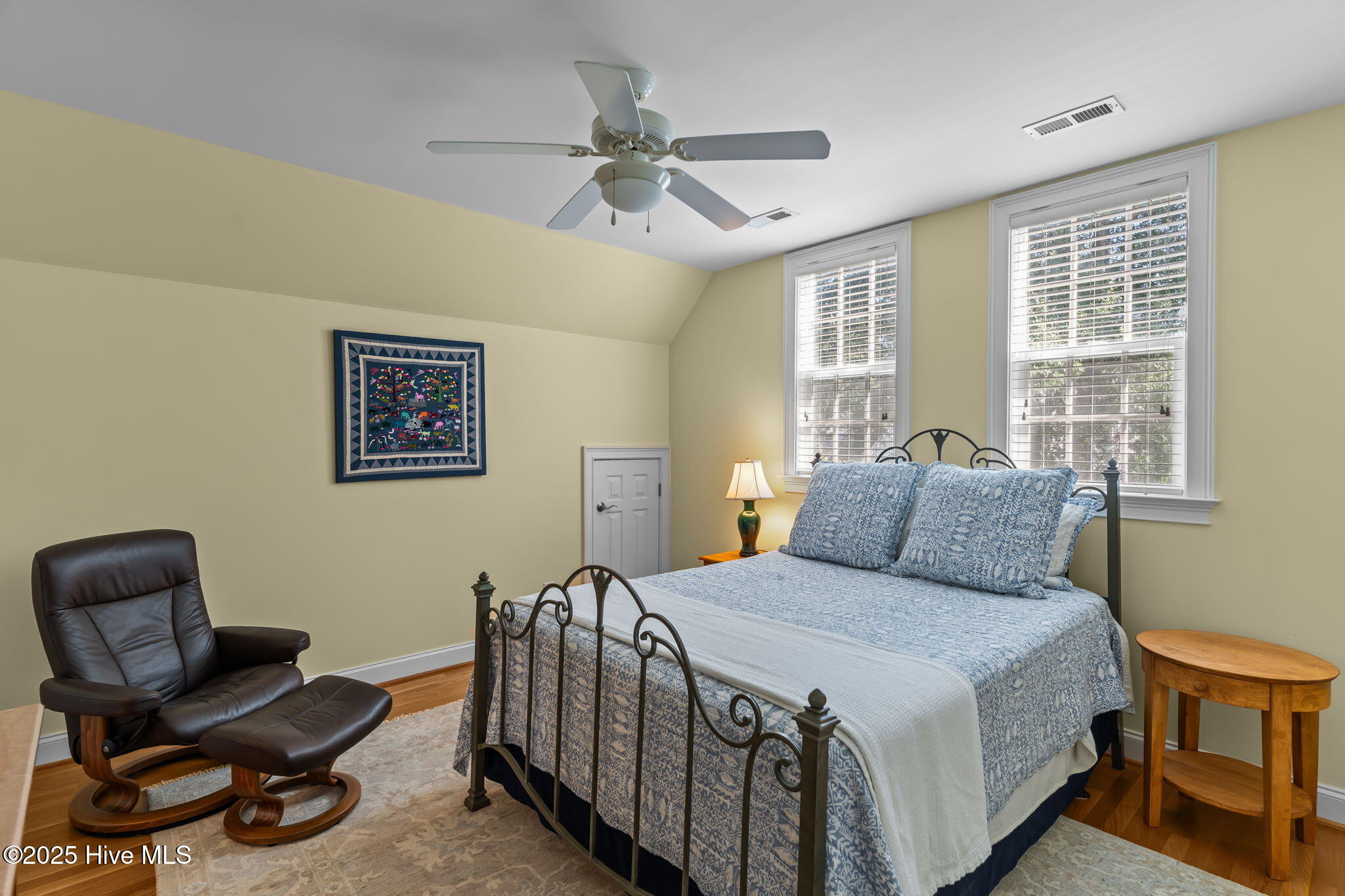 100538166 | Photo 41