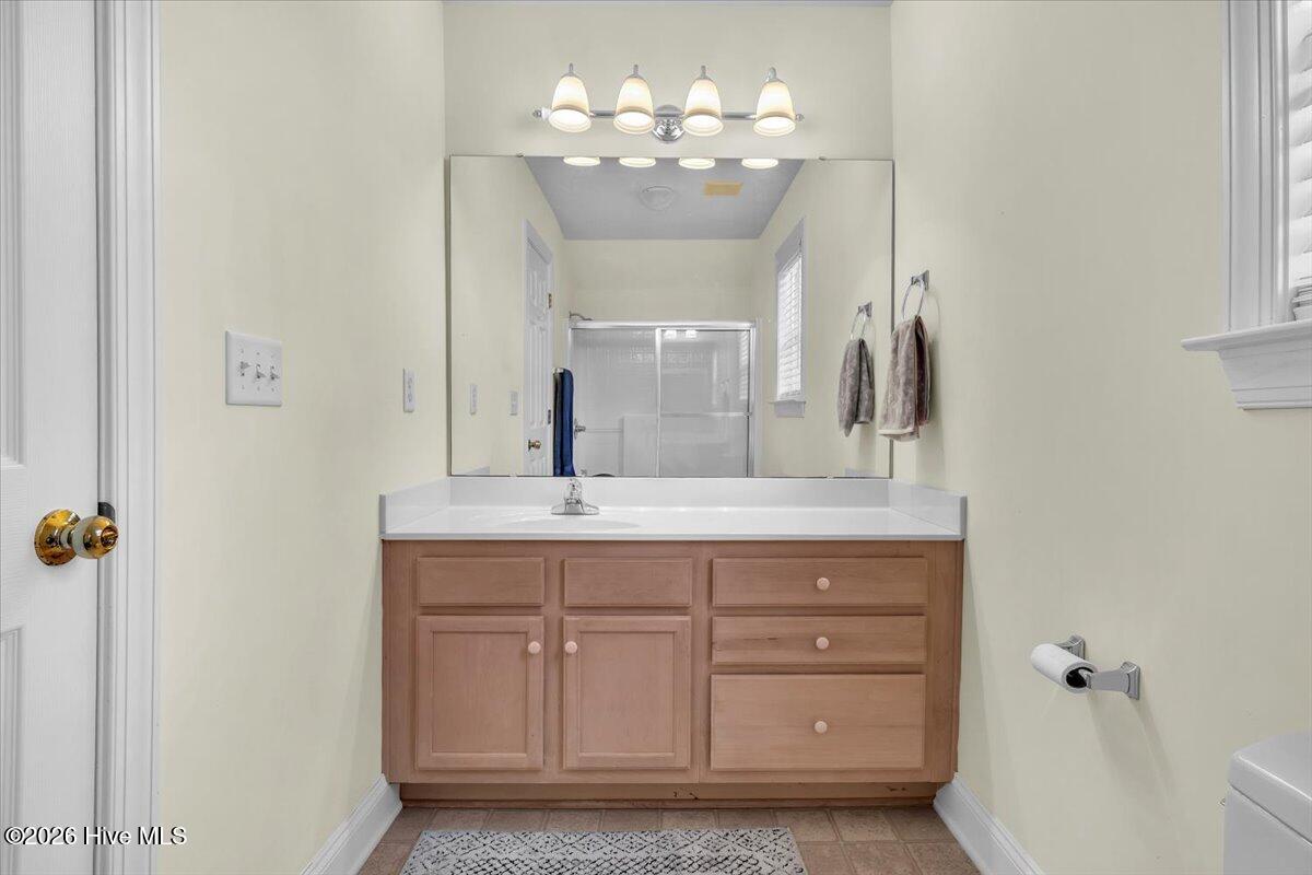 100550365 | Photo 43