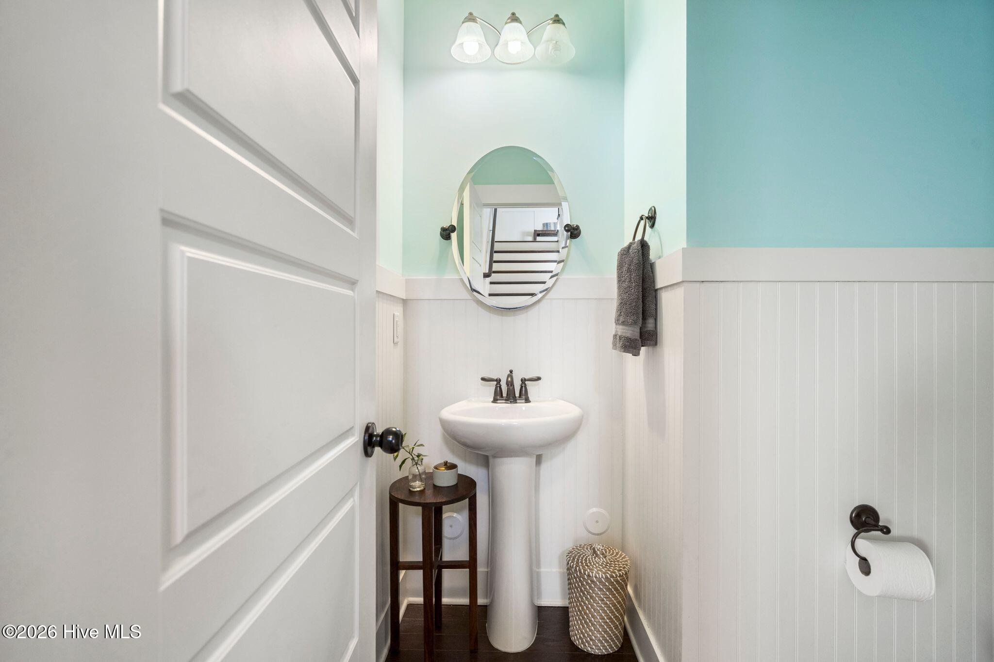 100558844 | Photo 23