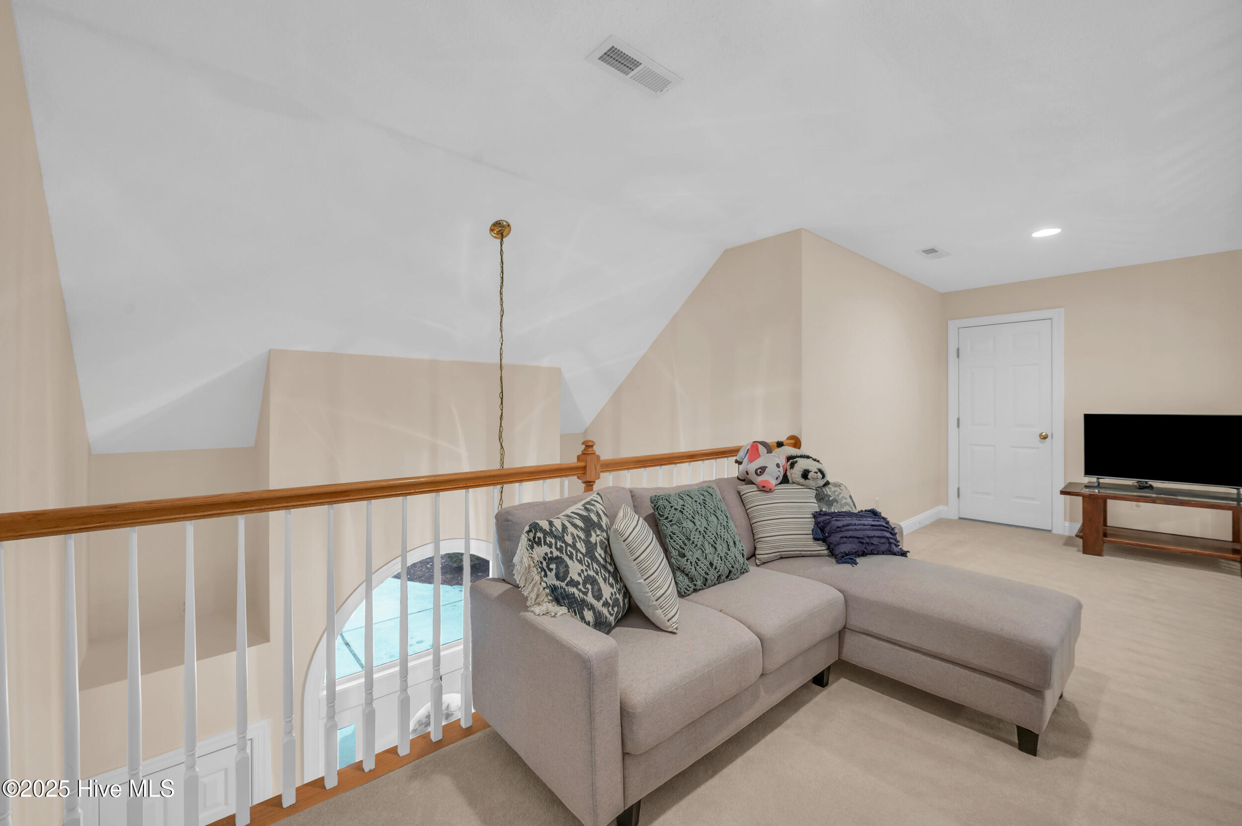 100542764 | Photo 32