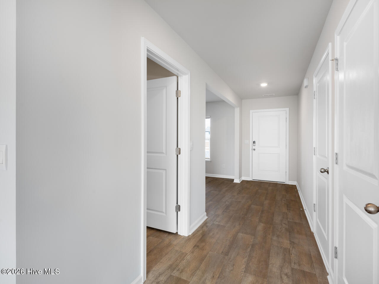 100563420 | Photo 35