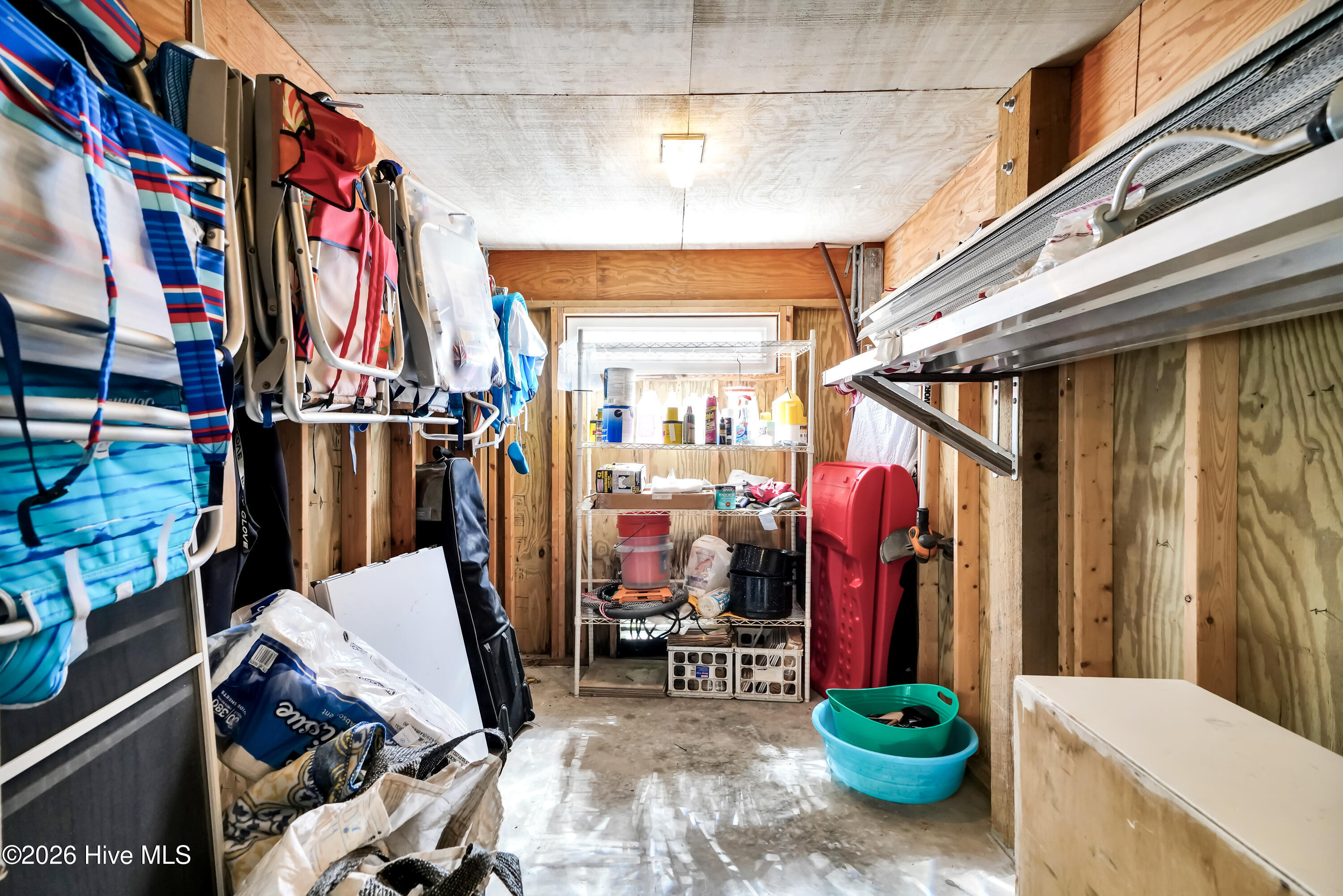 100562457 | Photo 62