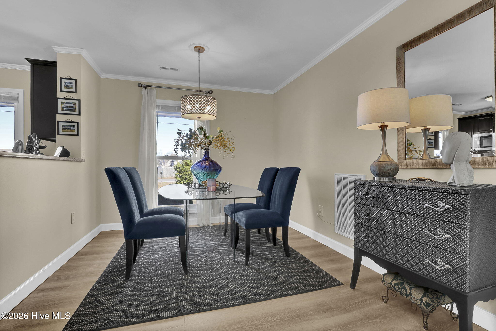 100548180 | Photo 10