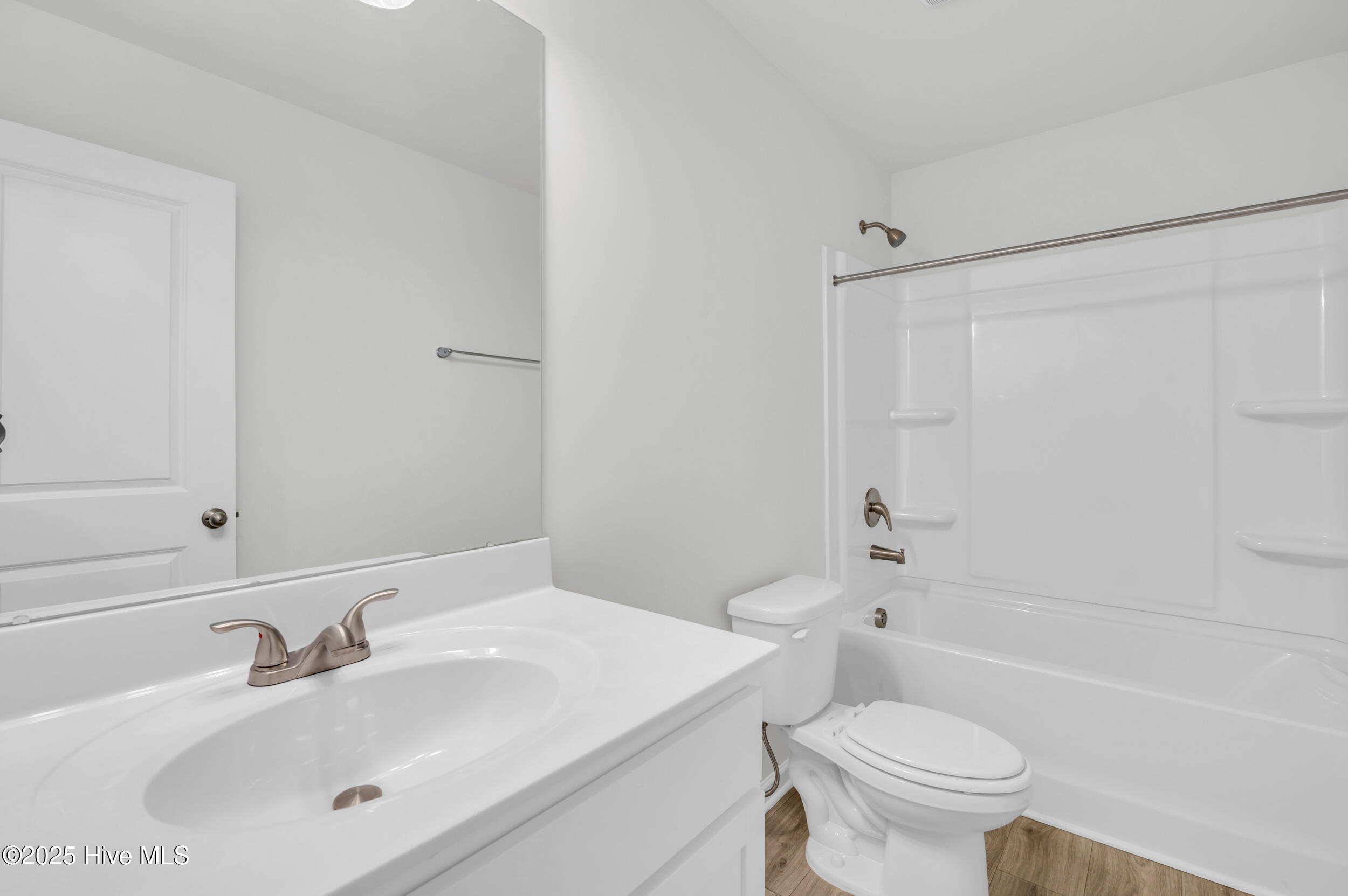 100522860 | Photo 15