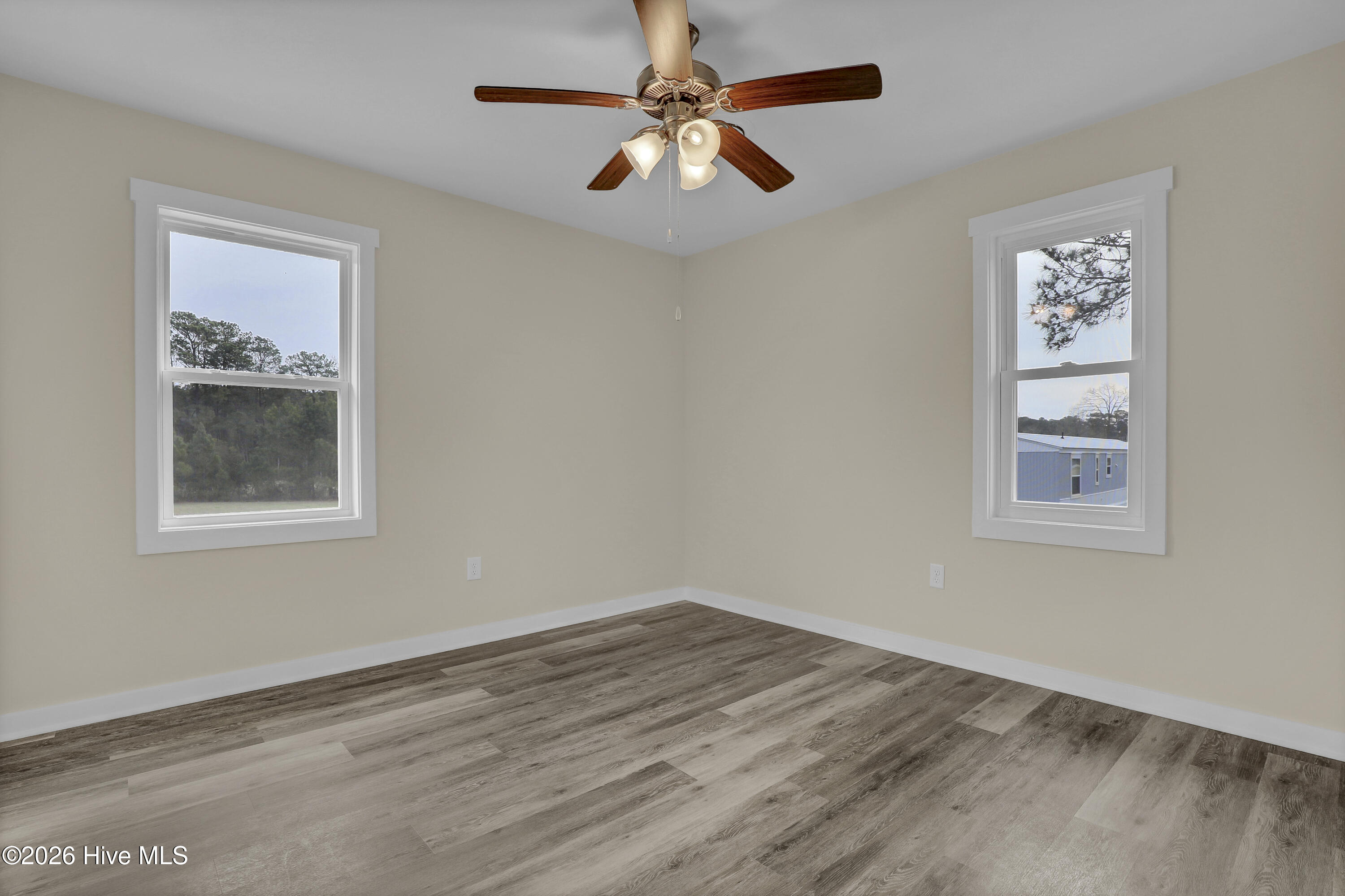 100564662 | Photo 17