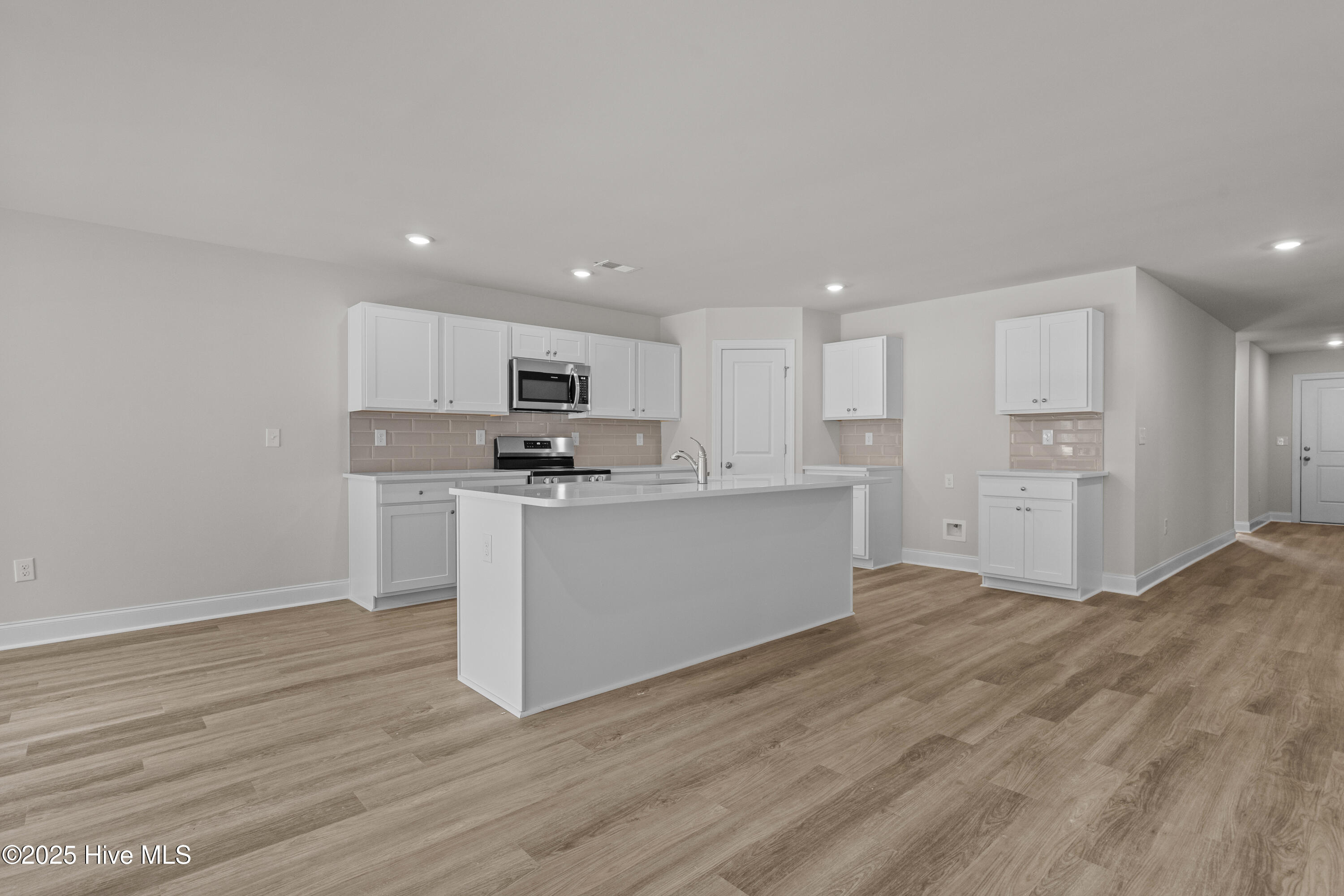 100526772 | Photo 18