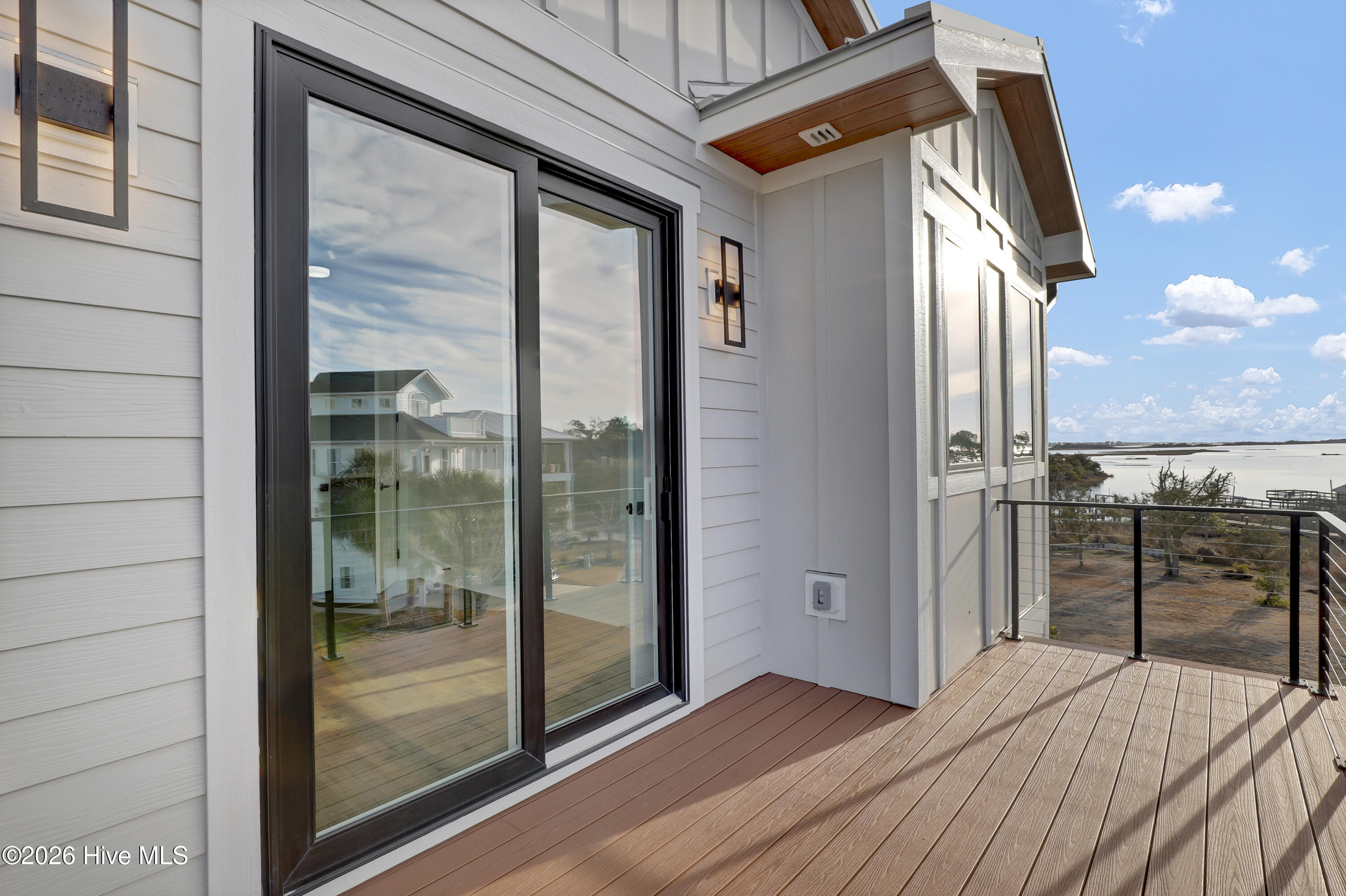 100556414 | Photo 29