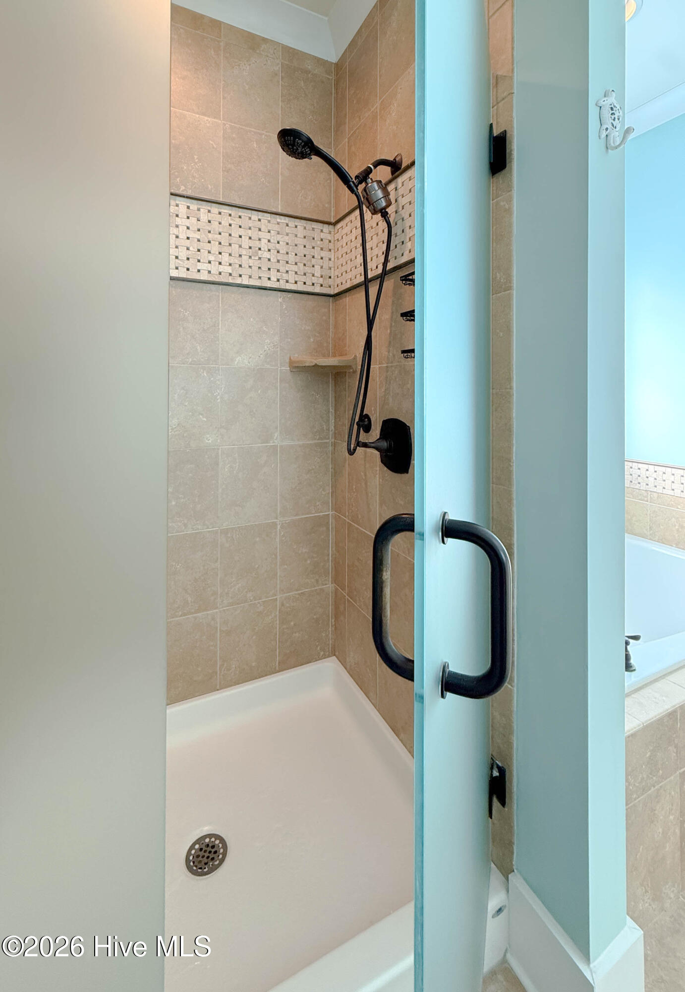 100548622 | Photo 36