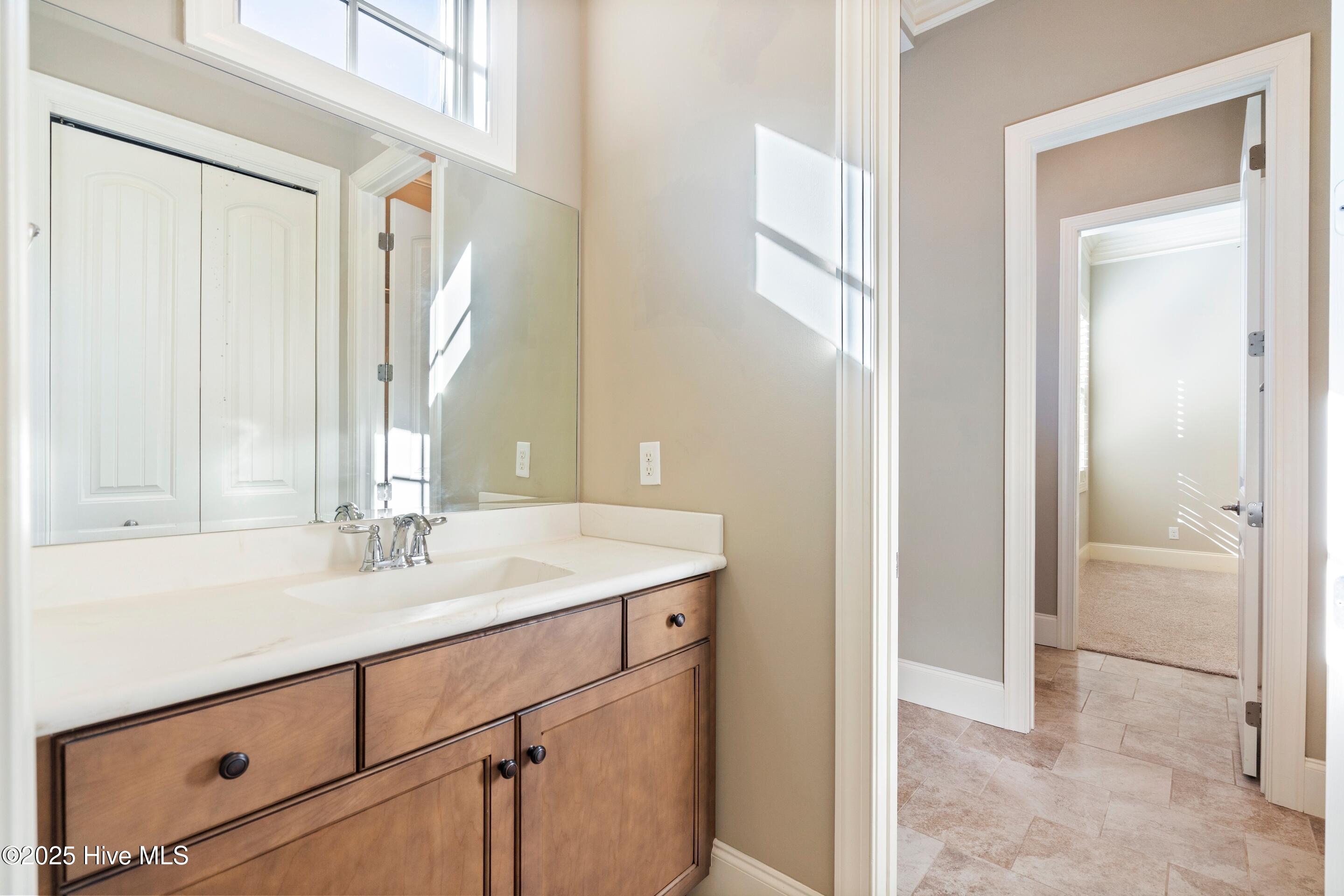 100537551 | Photo 26