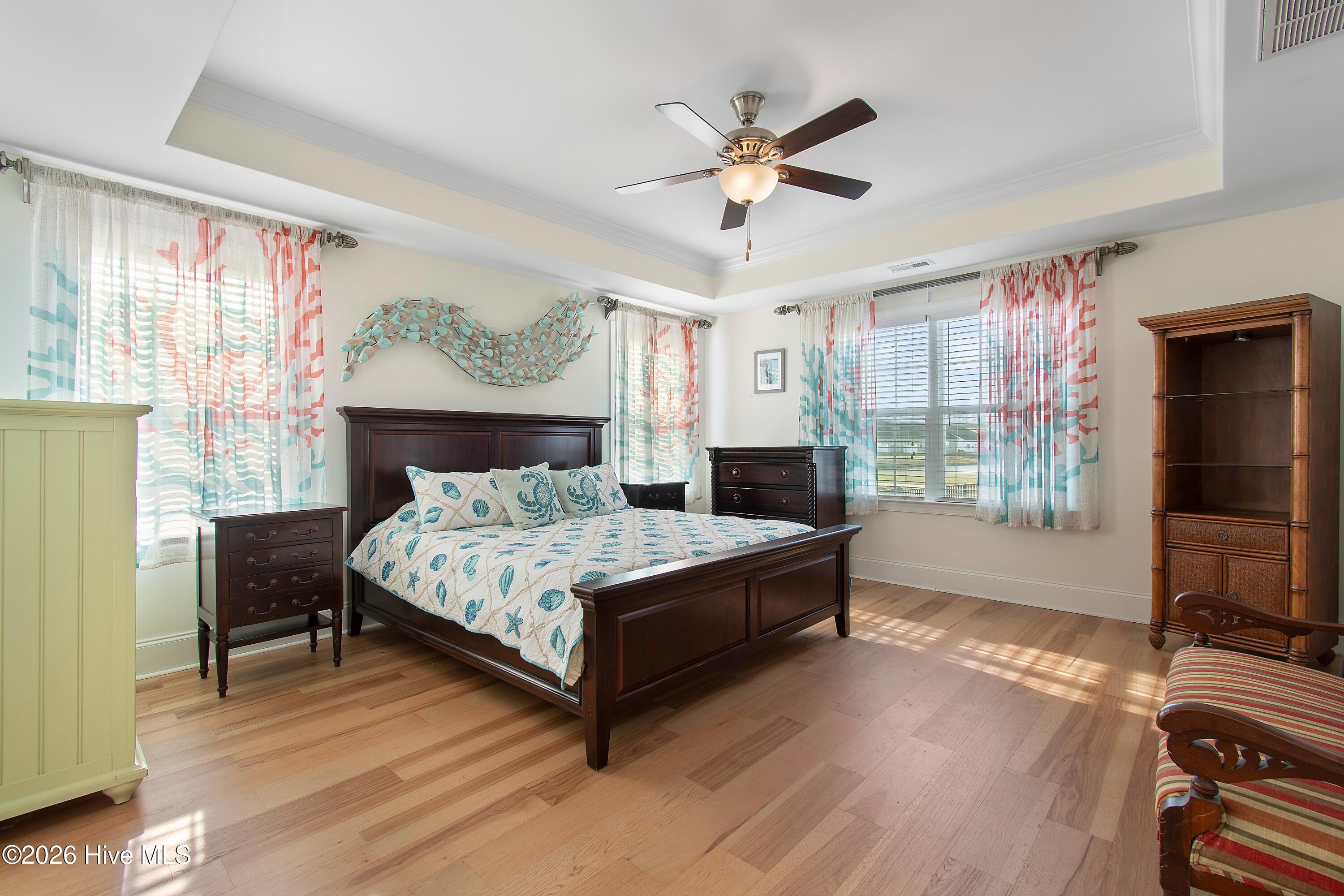 100548400 | Photo 22