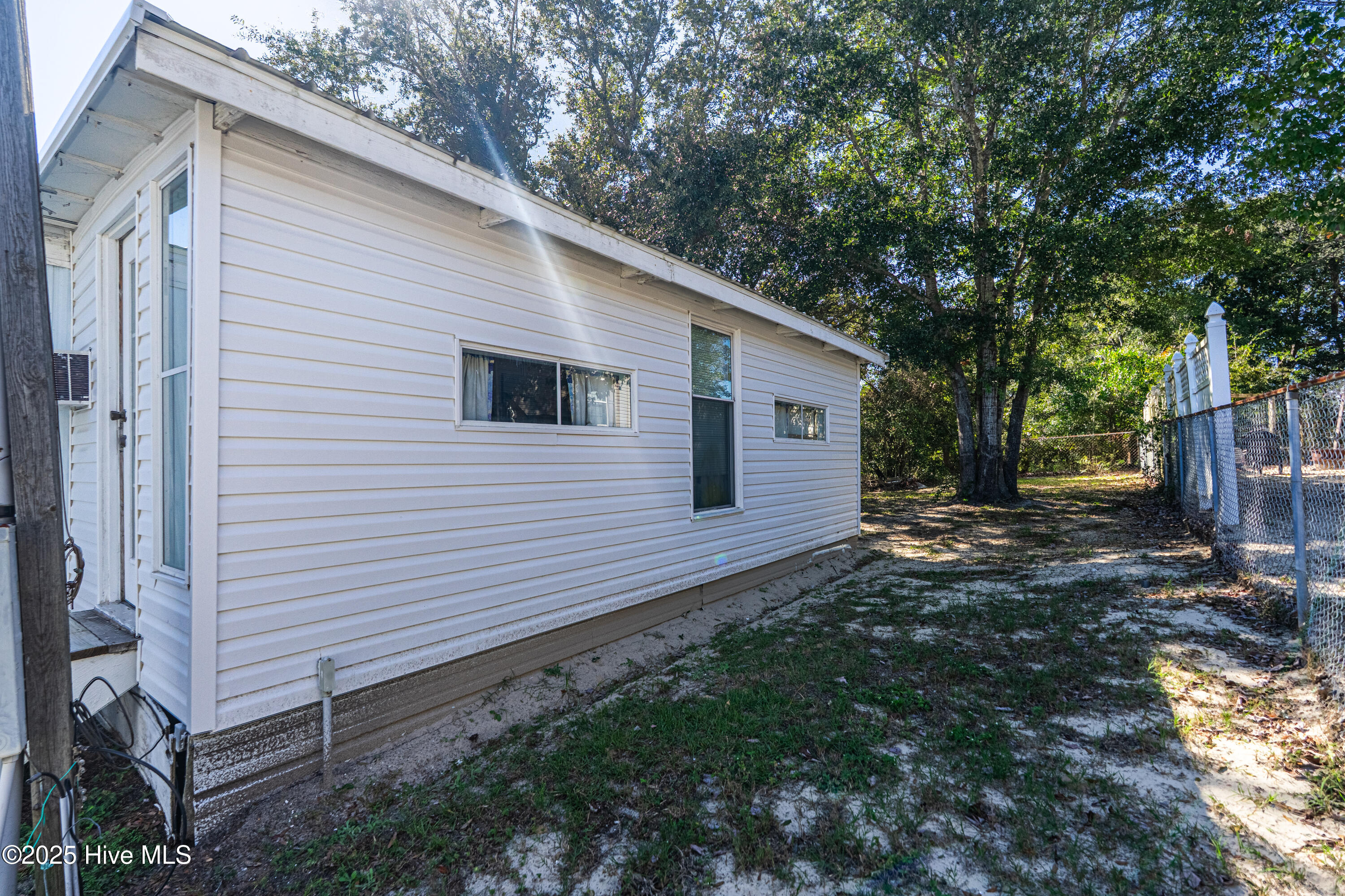 100538170 | Photo 30