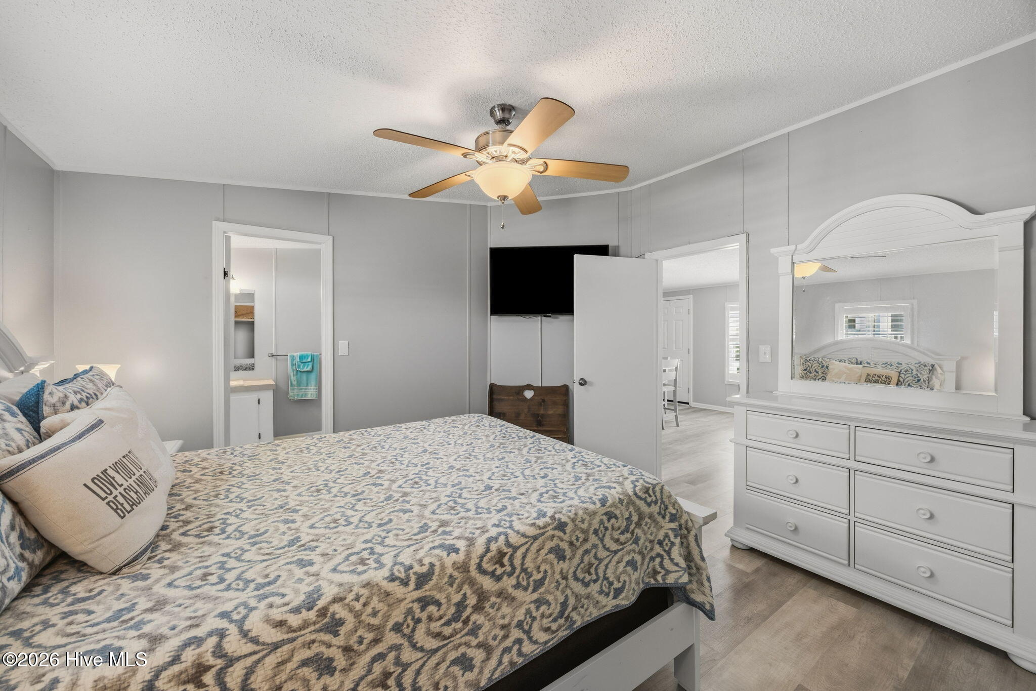 100558073 | Photo 25