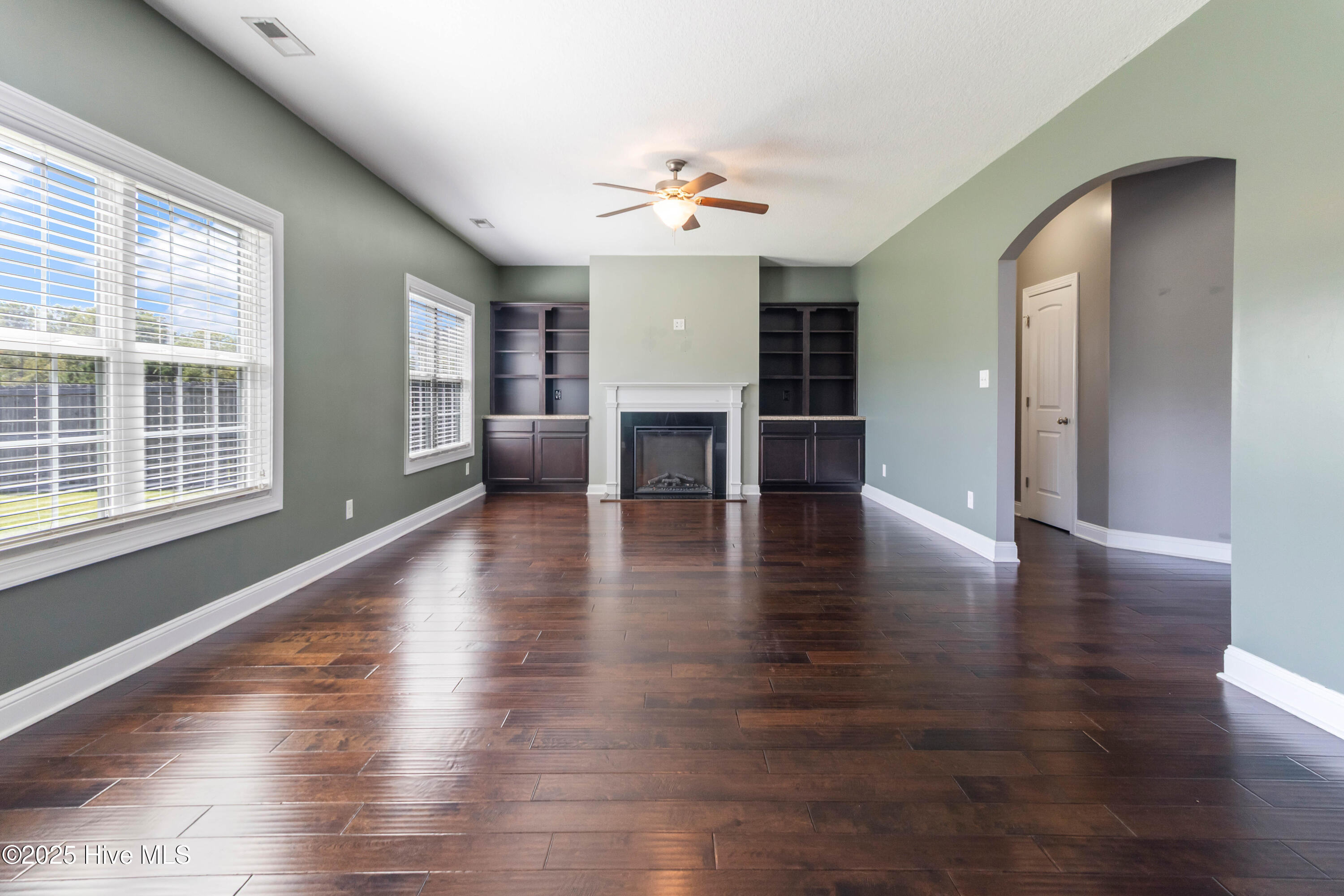 100528523 | Photo 16