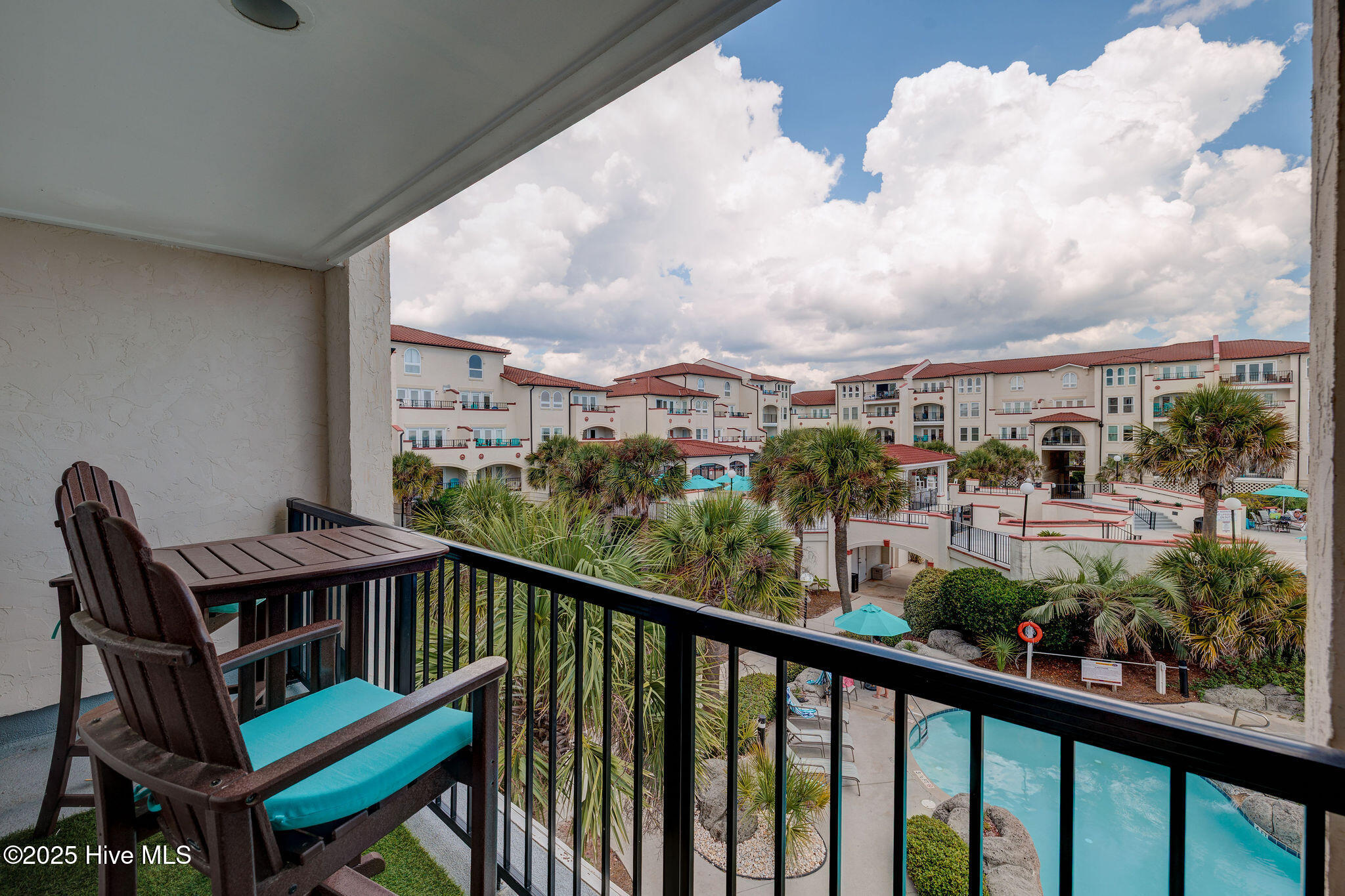 100526361 | Photo 20