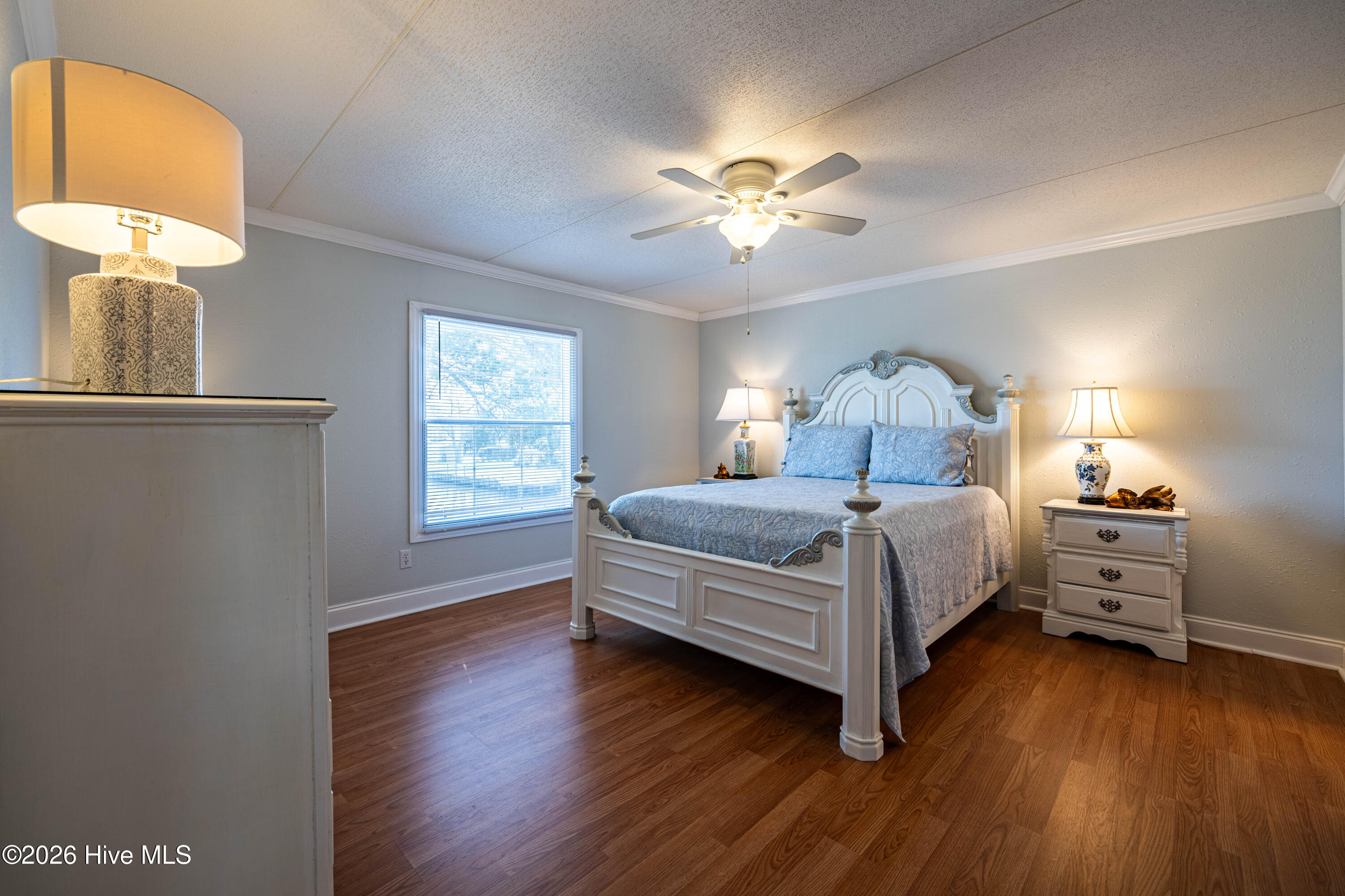 Master Bedroom 14'2