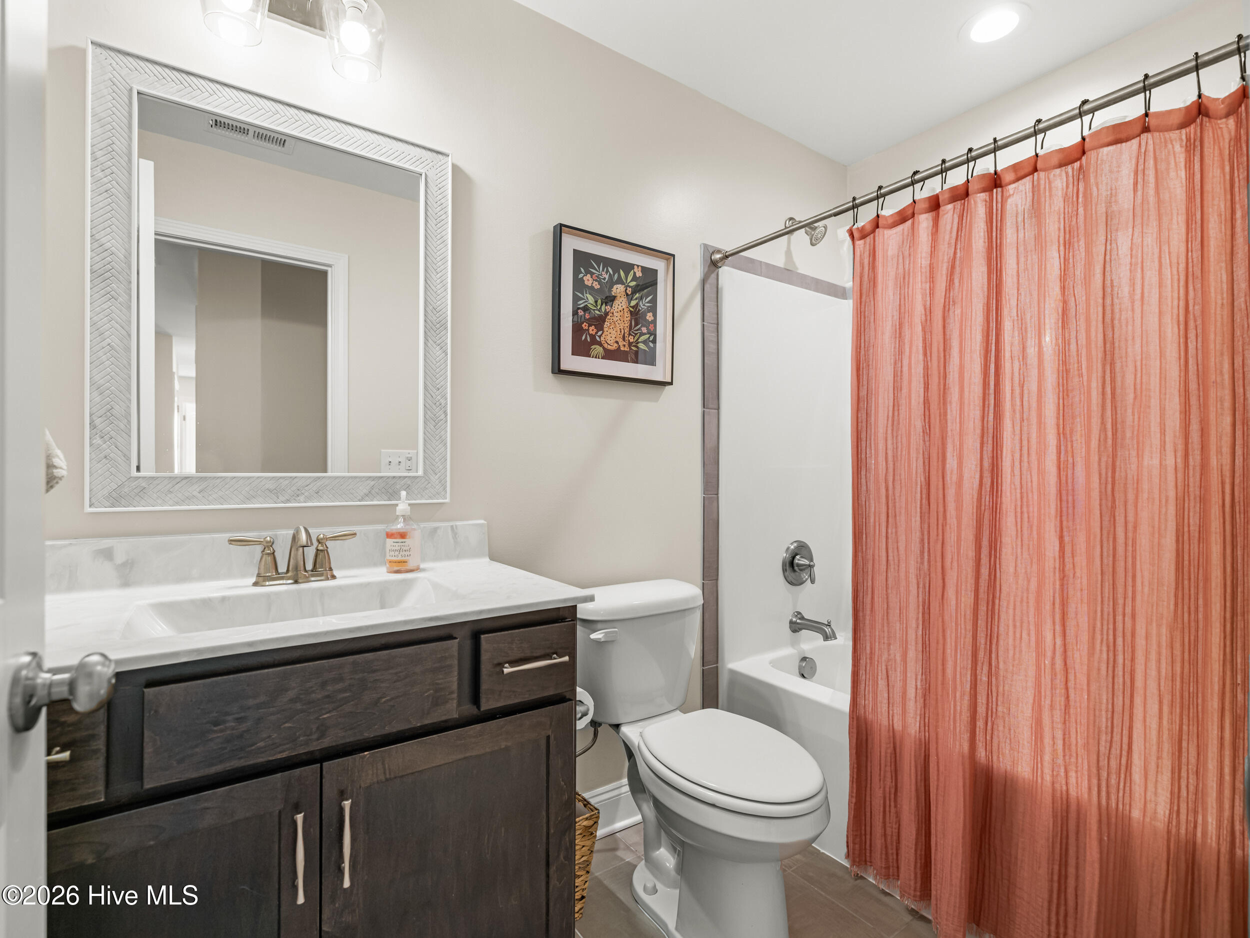 100559684 | Photo 42