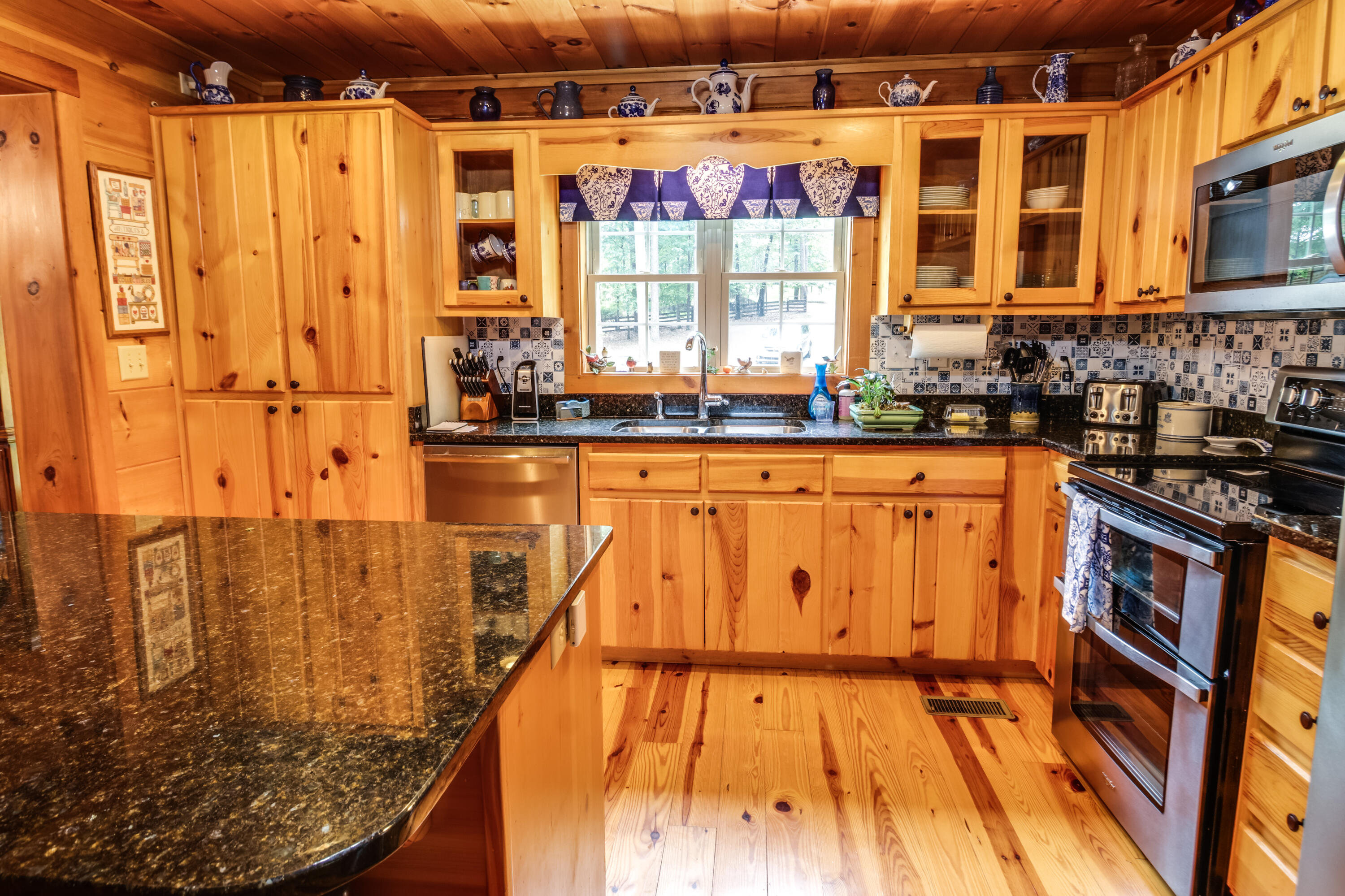 2265 Indian Rd-36