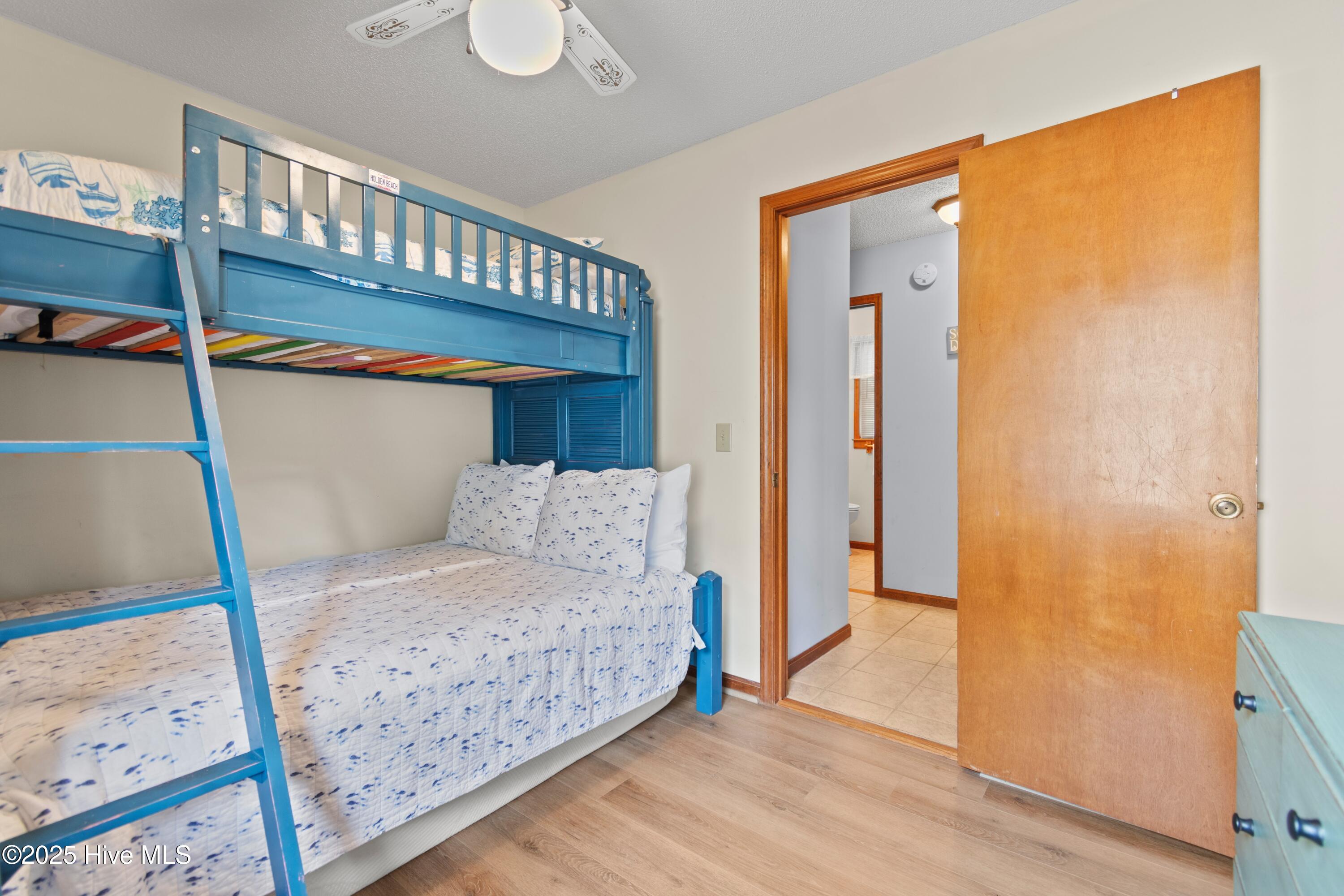 100530130 | Photo 30