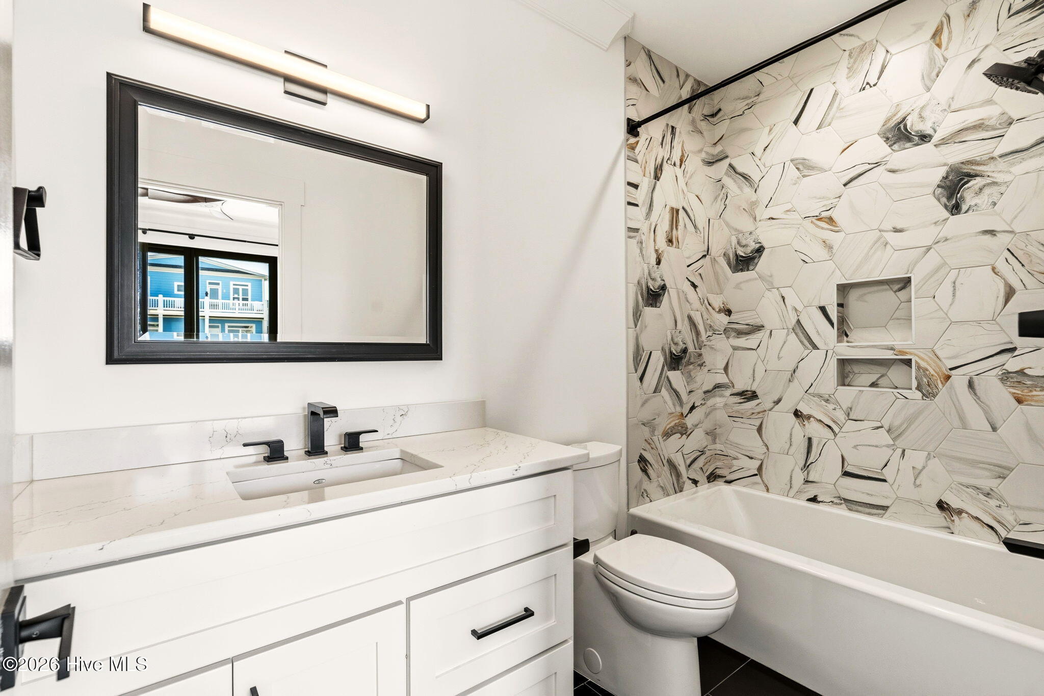 100557252 | Photo 28