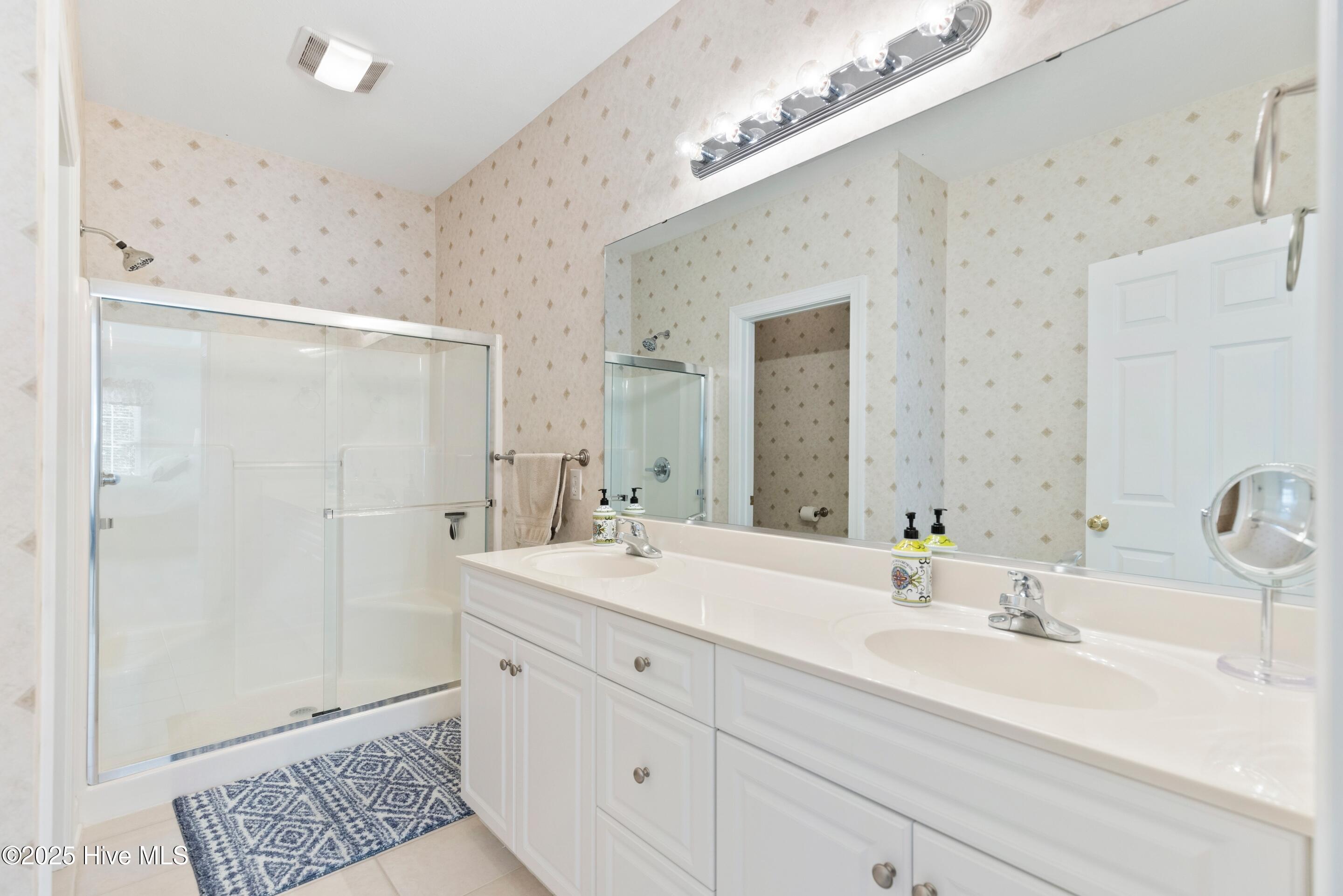 100538258 | Photo 29