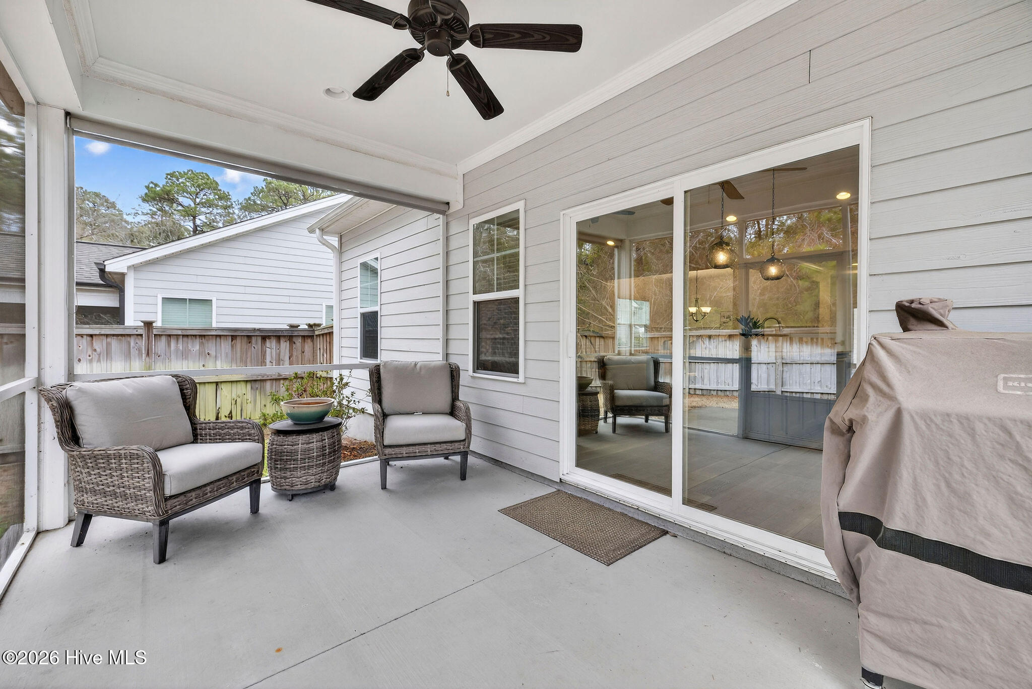 100557170 | Photo 13