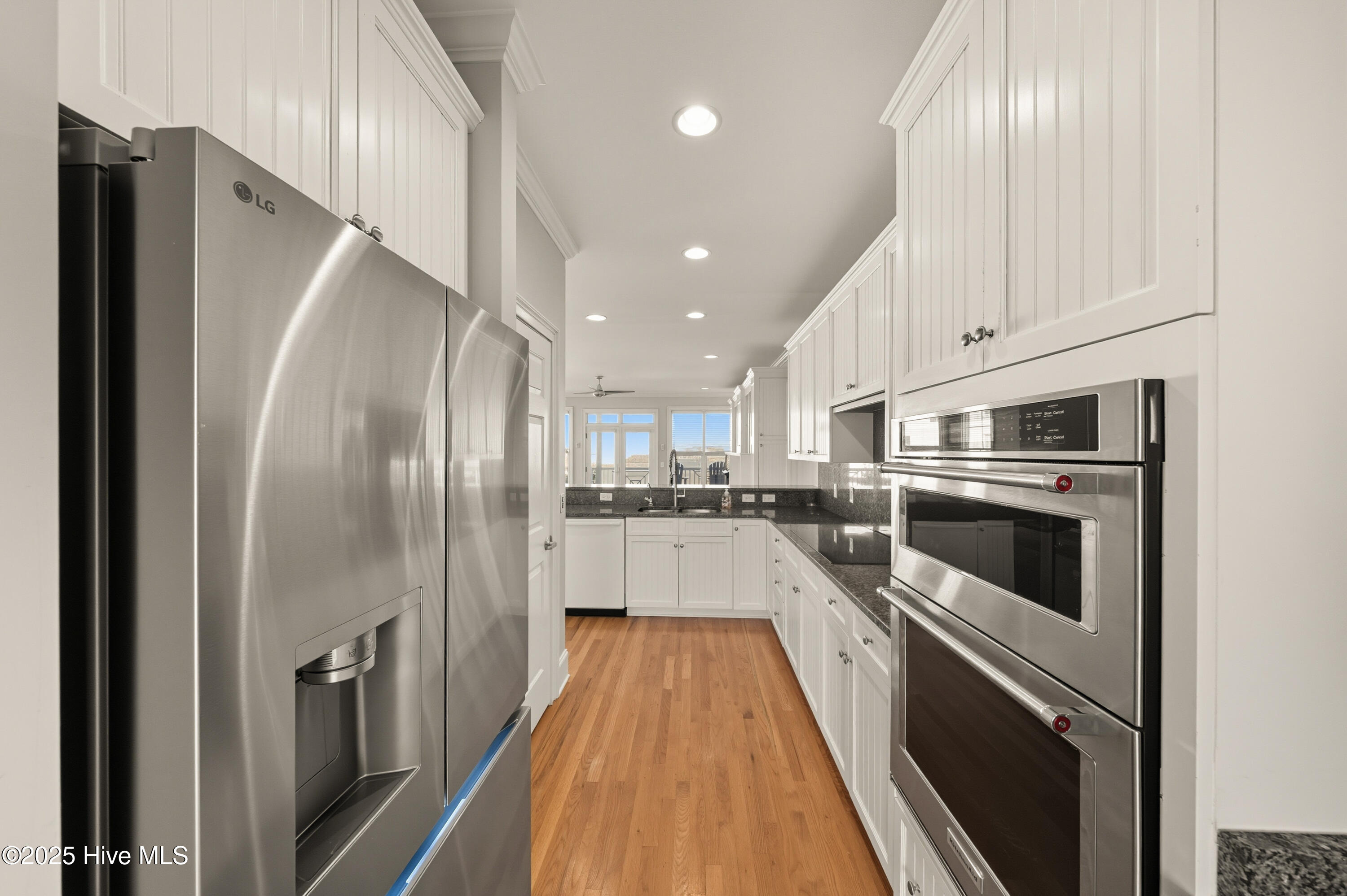 100527237 | Photo 15