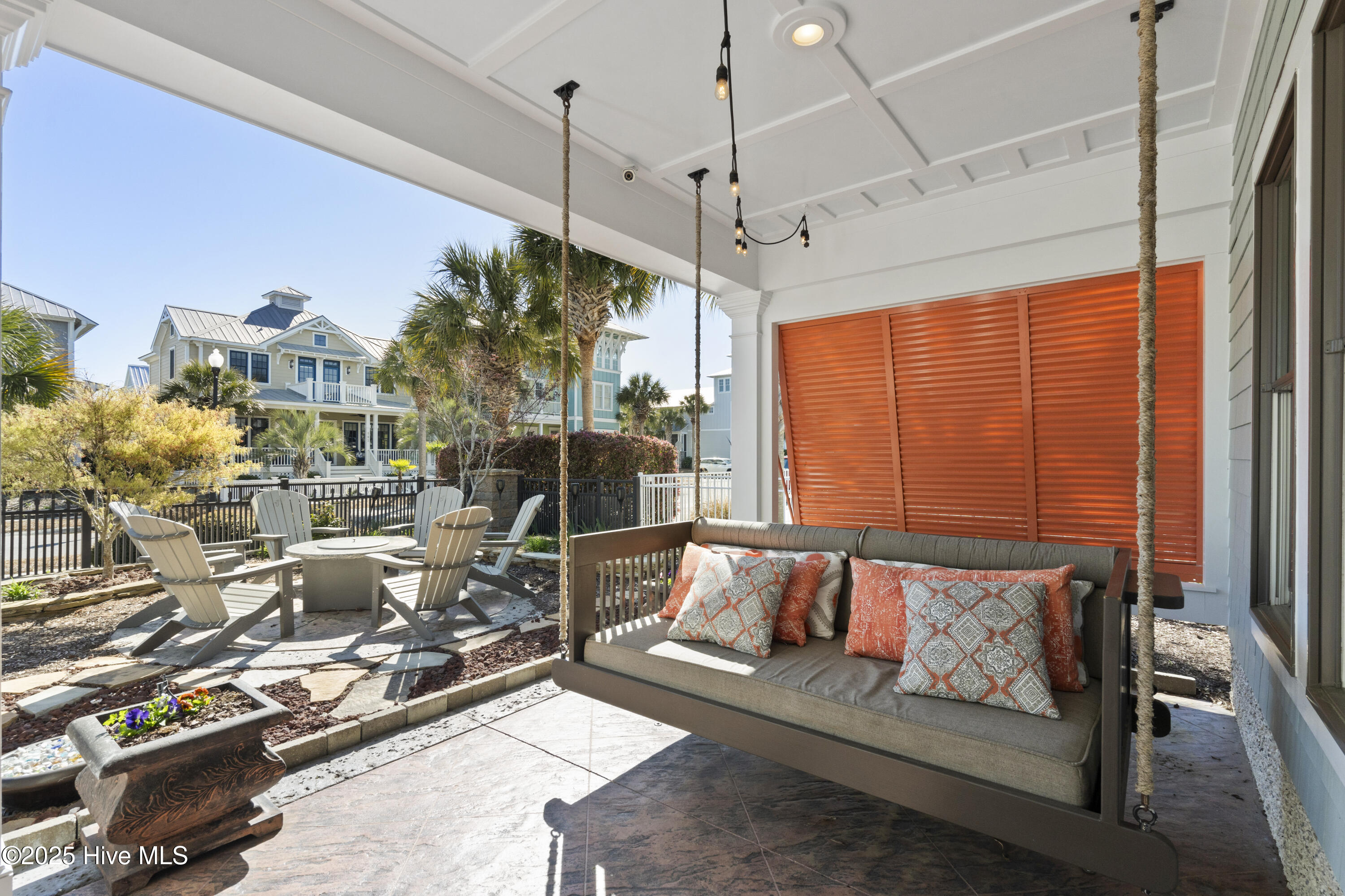 100498817 | Photo 82