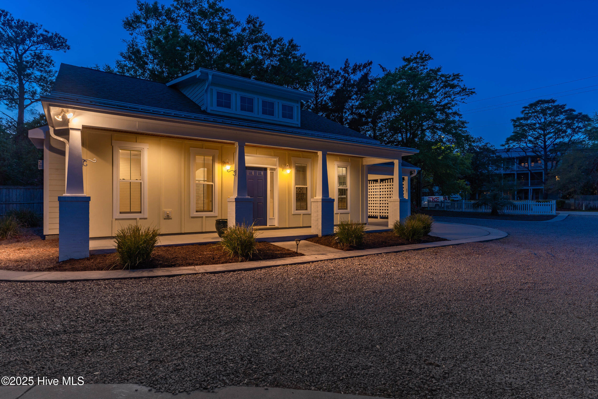 100499917 | Photo 36