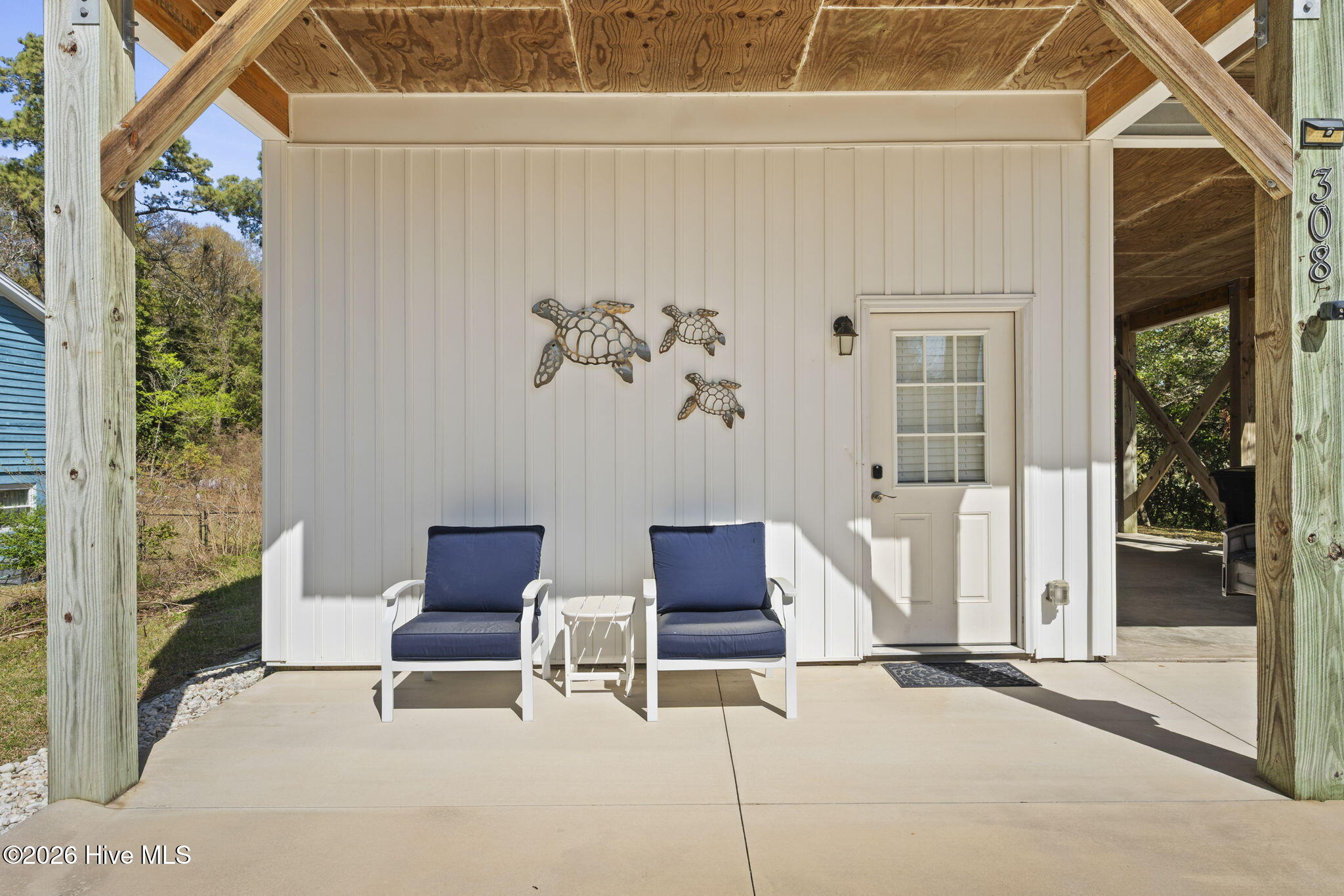 100565691 | Photo 53