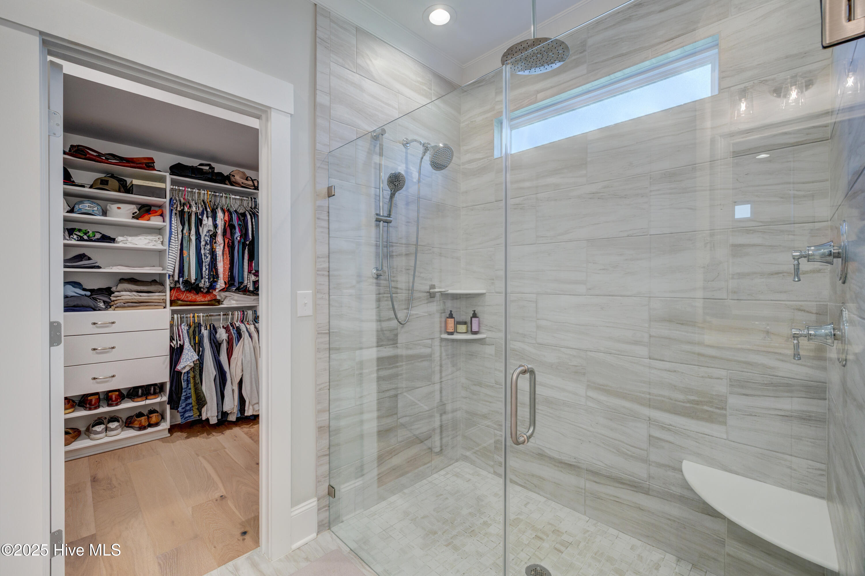 100531036 | Photo 24