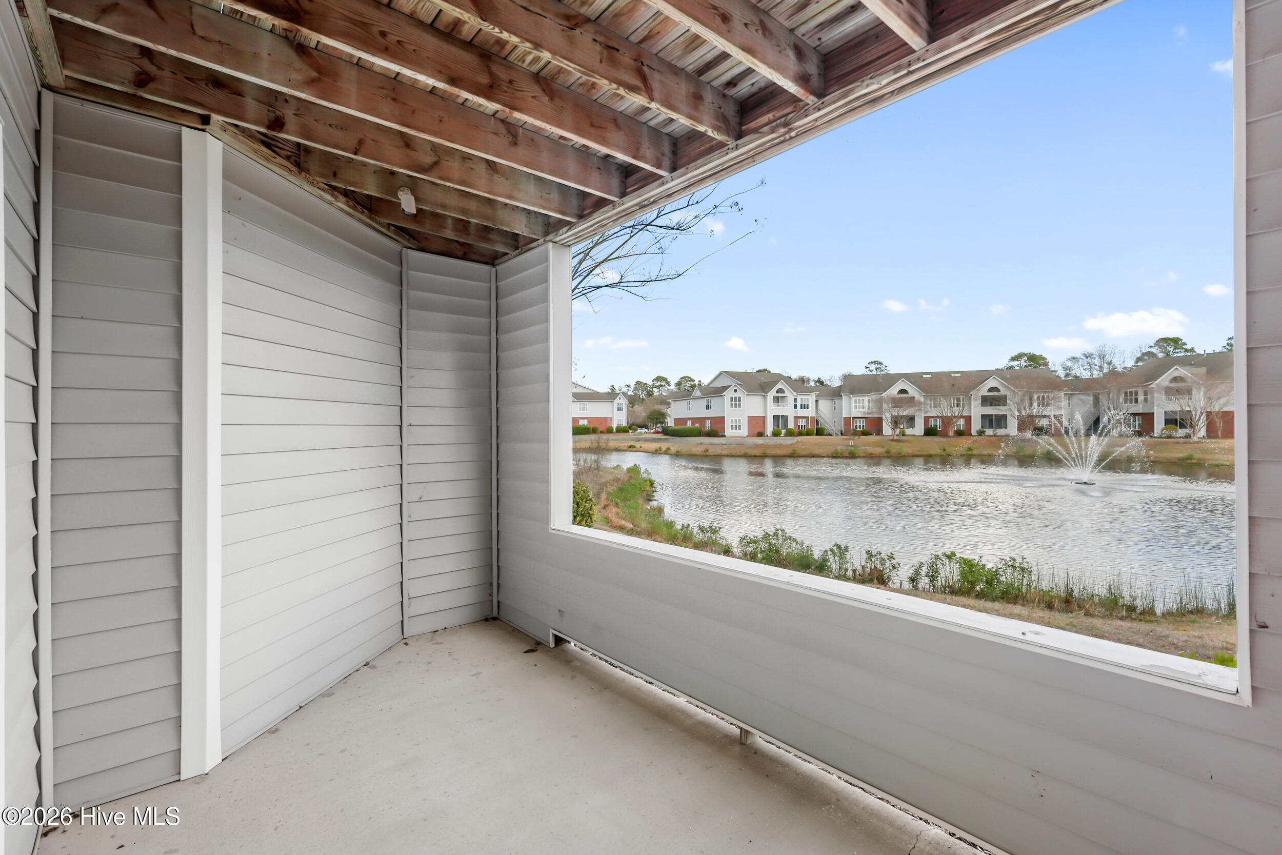 100559813 | Photo 26