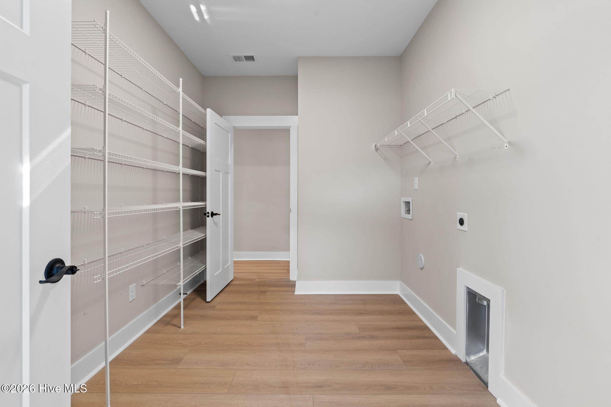 100537581 | Photo 70