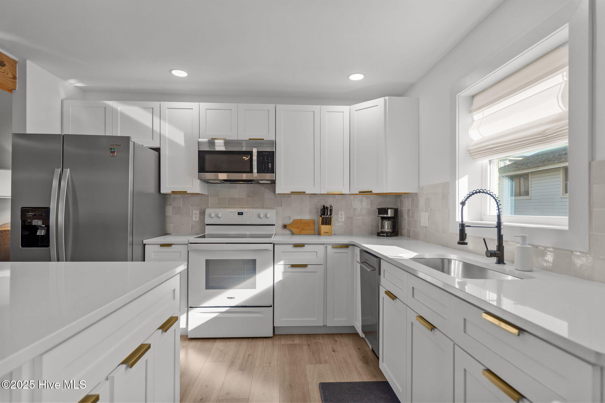 100541863 | Photo 44