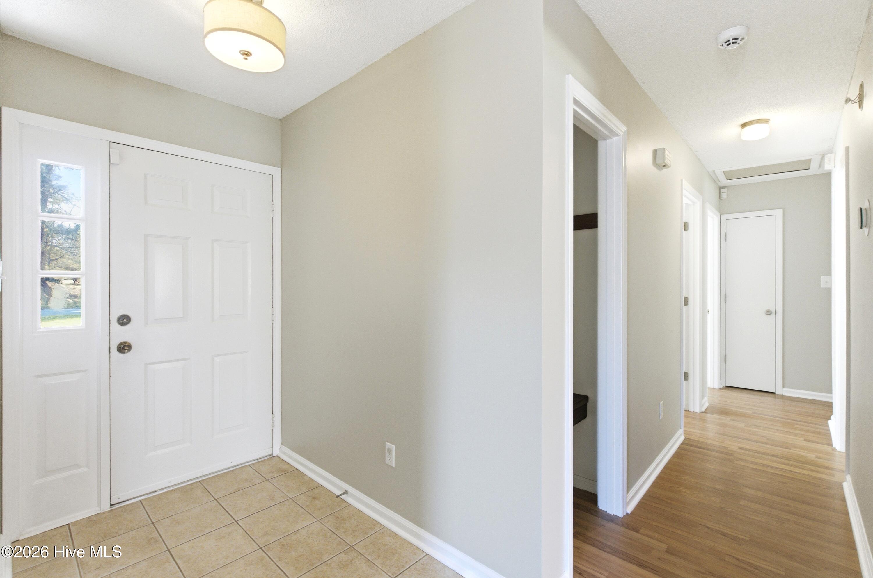 100561176 | Photo 11