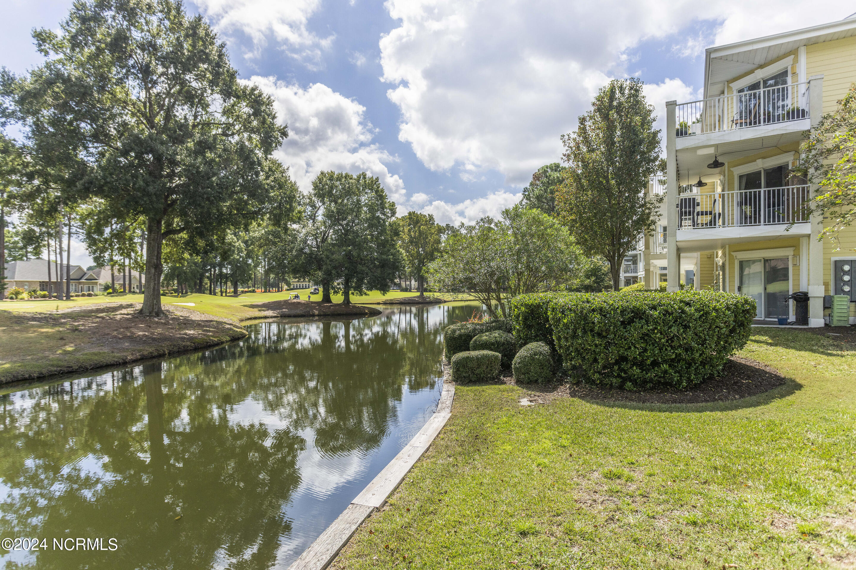 100467588 | Photo 47