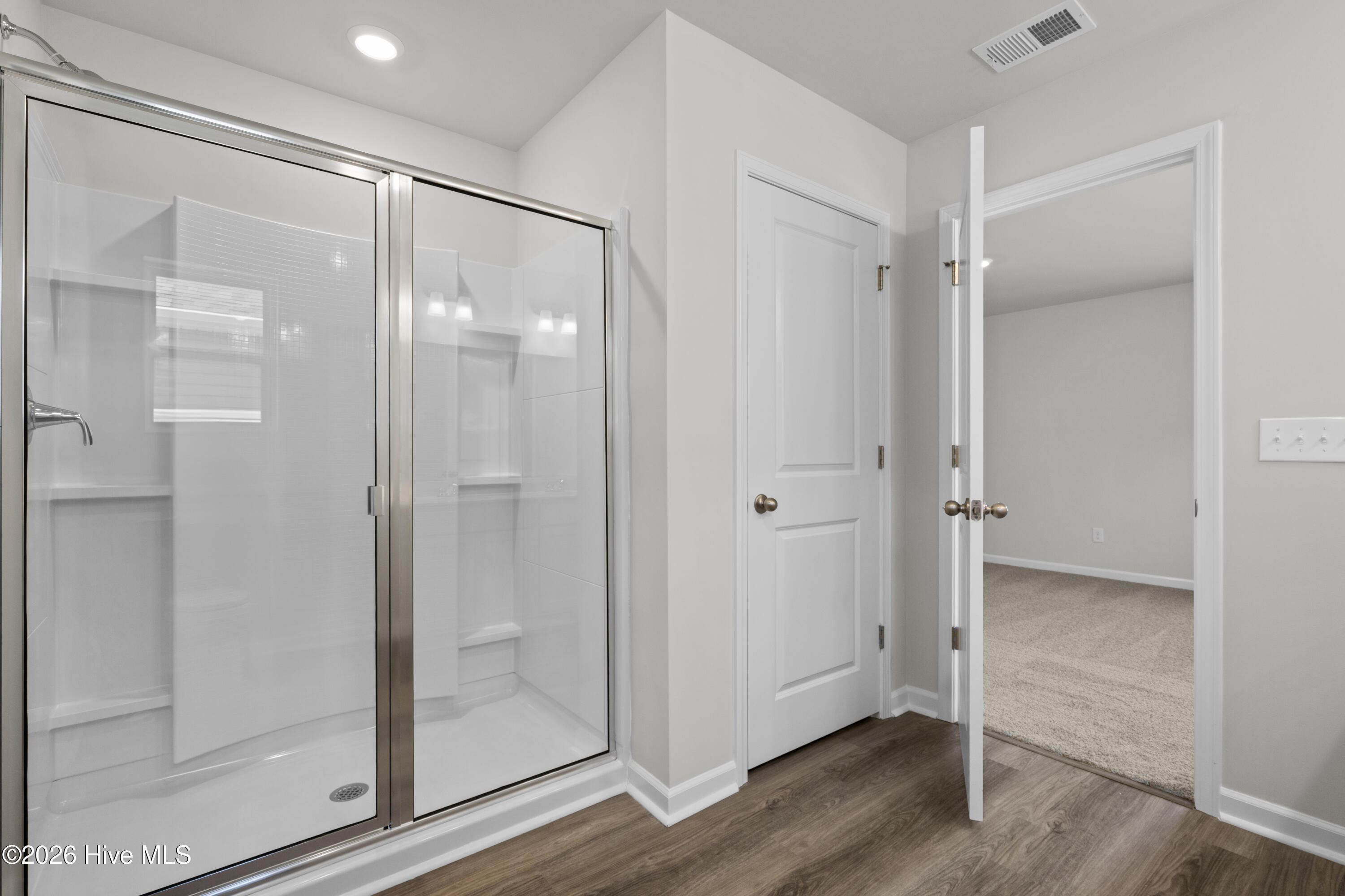 100552146 | Photo 22