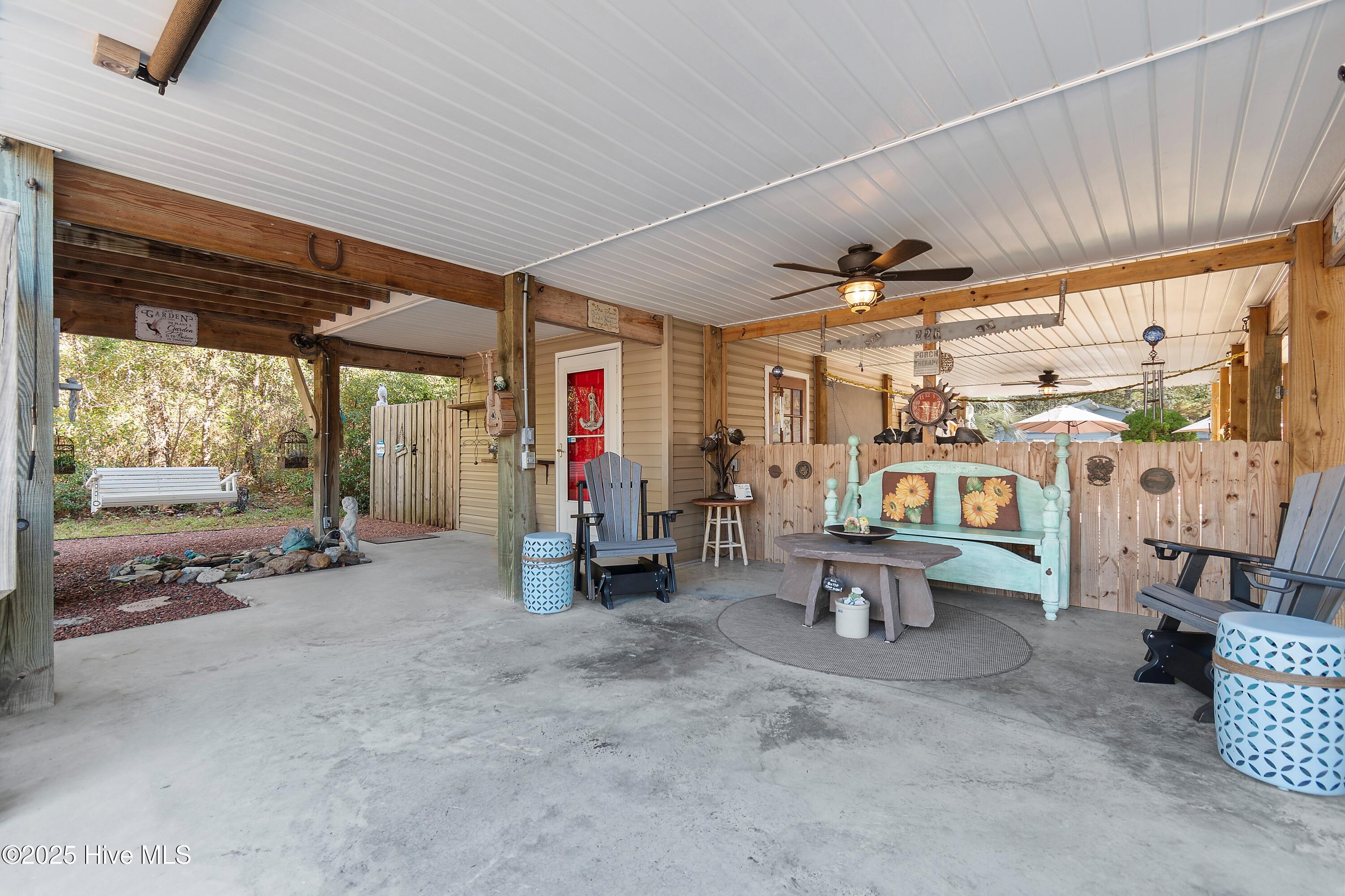 100542990 | Photo 42