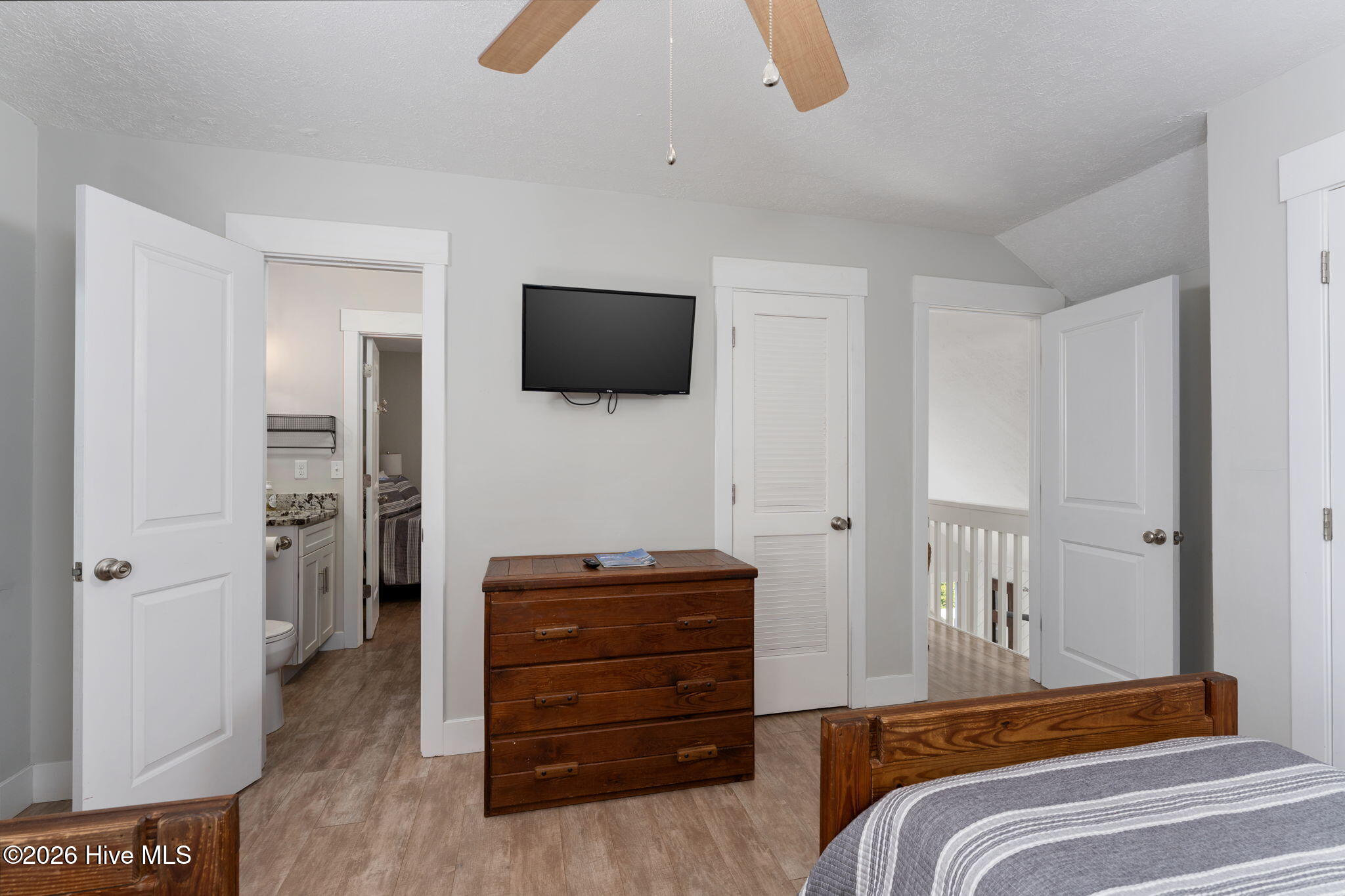 100552725 | Photo 29