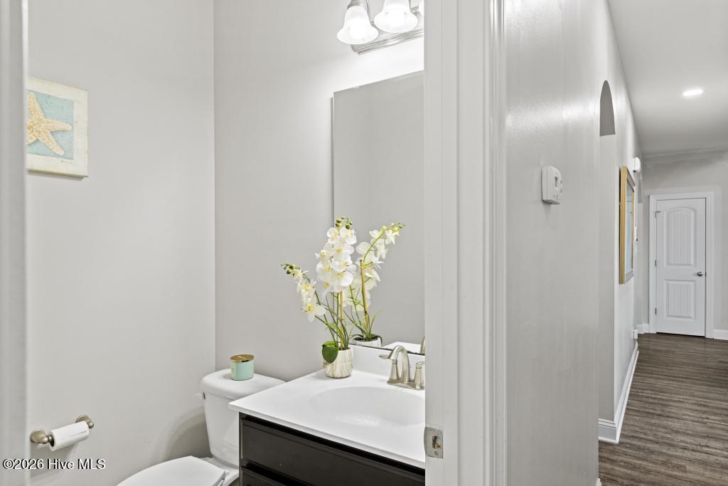 100565608 | Photo 21