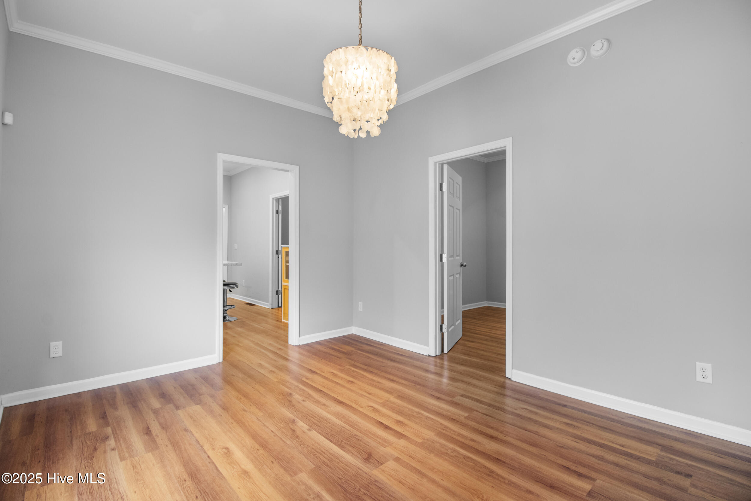 100528550 | Photo 16